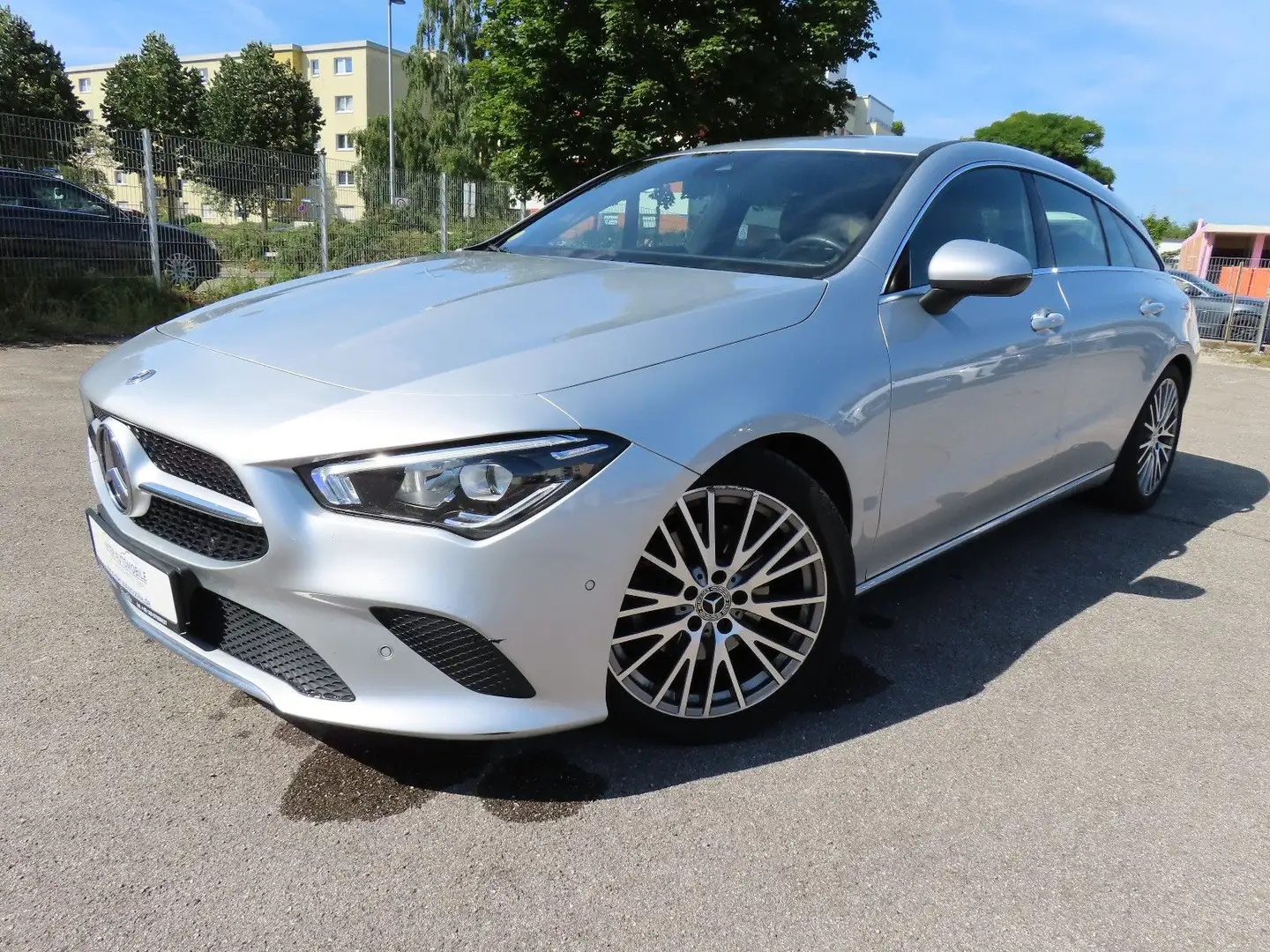 Mercedes-Benz CLA 200 Navi,led Silber - 1