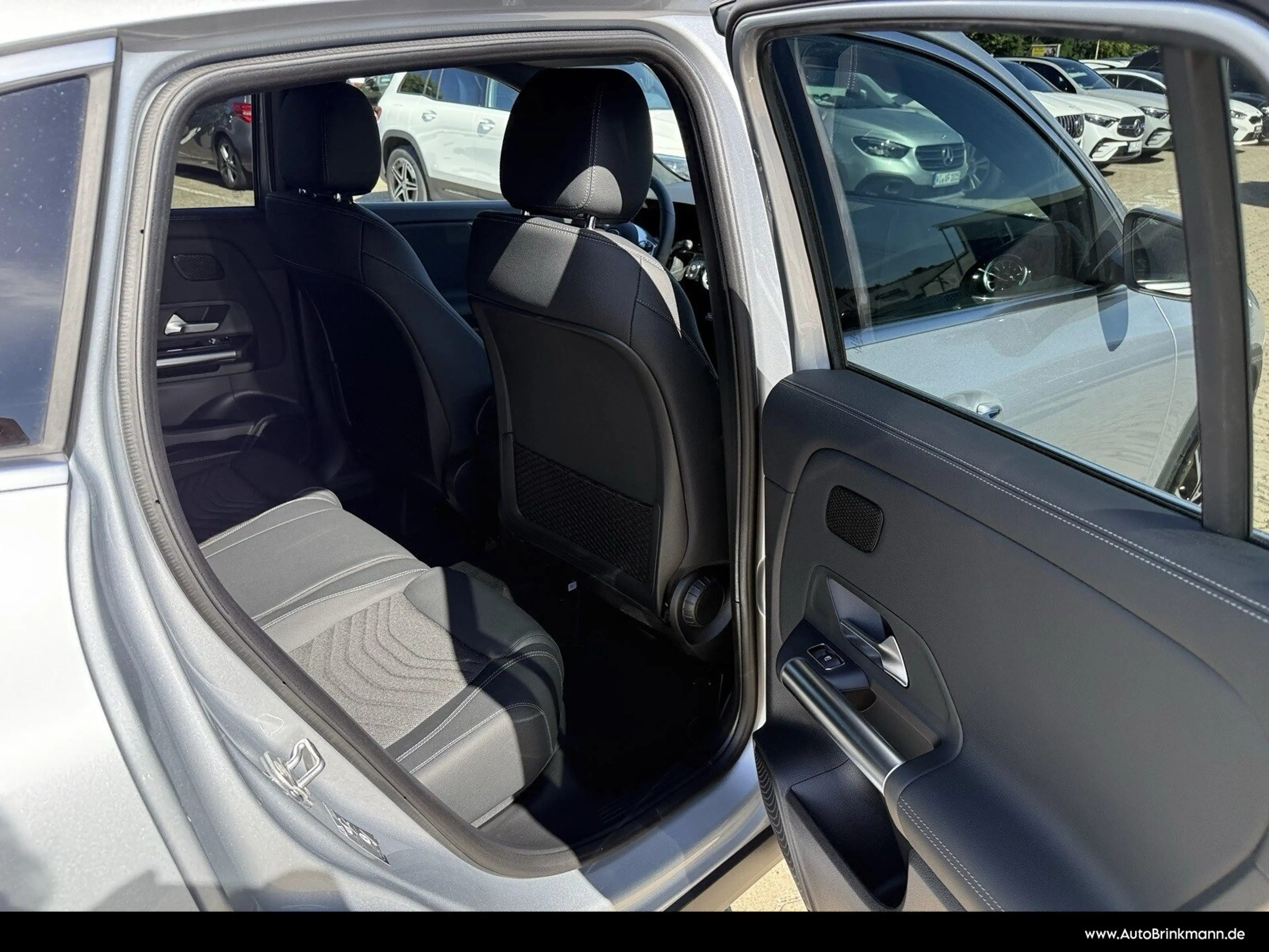 Mercedes-Benz GLA 180 GLA 180 Progressive/Multibeam/AHK/EasyP/Kamera SHZ — photo 11