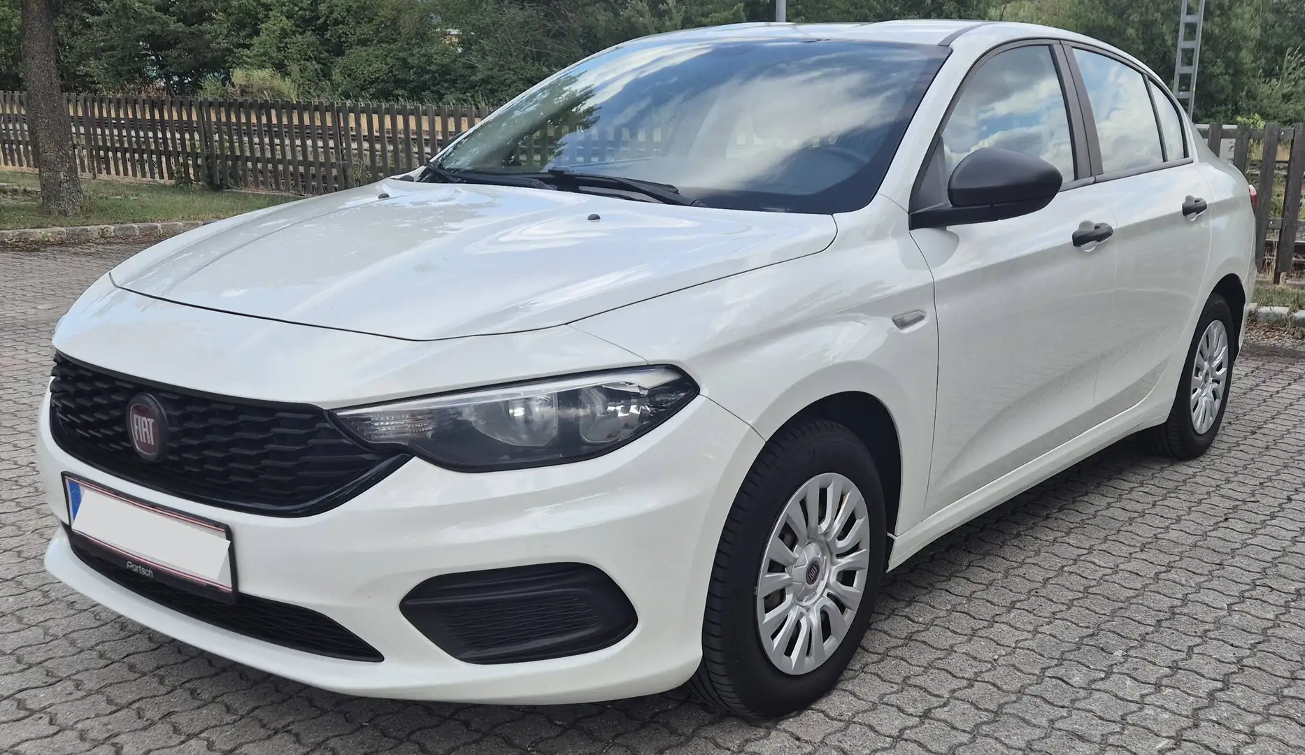 Fiat Tipo Tipo 1,4 16V 95 Pop Weiß - 1