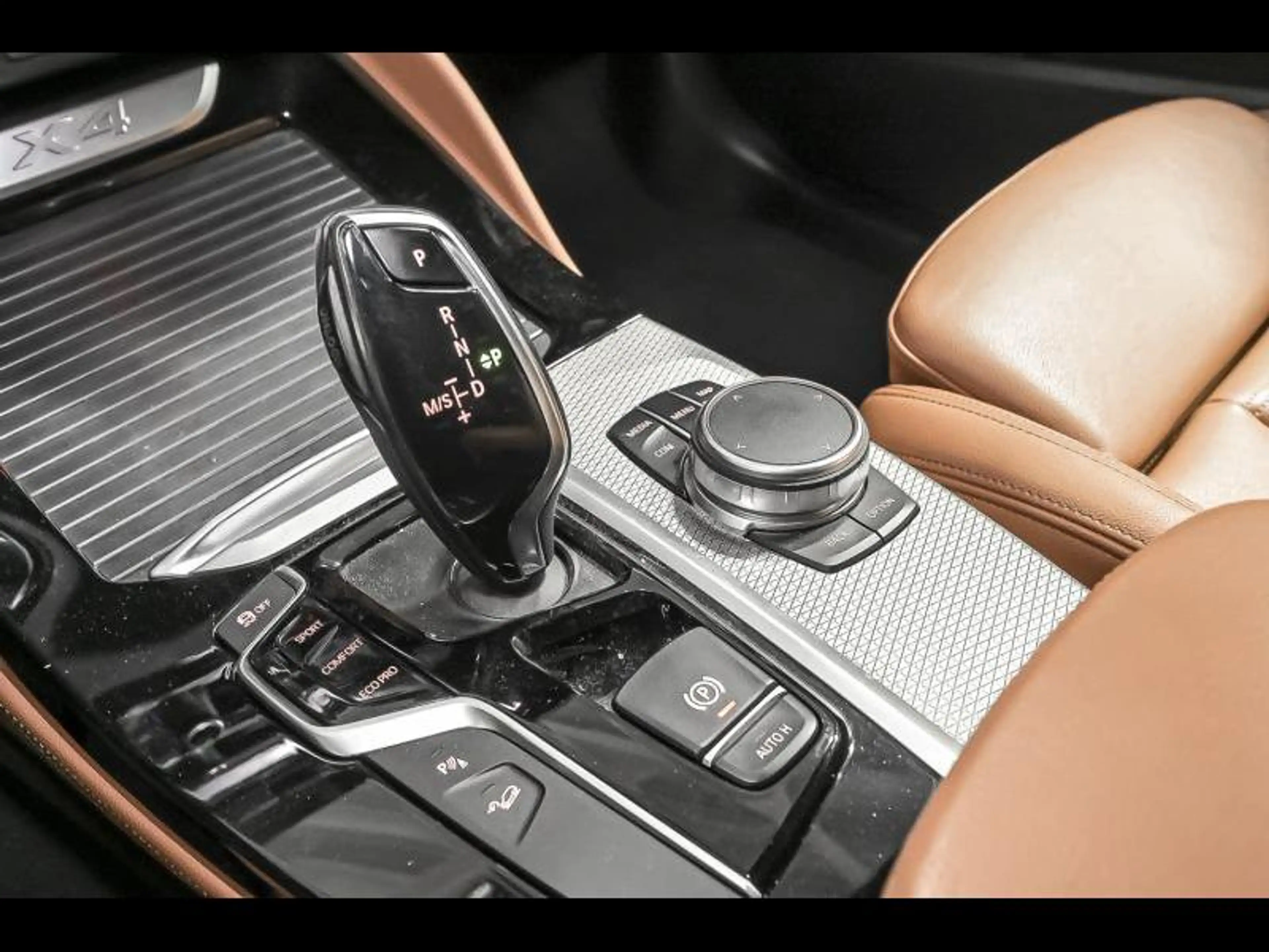 BMW X4 xDrive 20i - MSPORT|NAVI|CAMERA||LED — photo 9