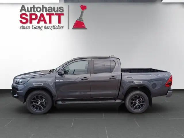 Toyota Hilux 2,8 DK Invincible 4WD Aut. 2026 !! Nova Befreiter Ansicht 2