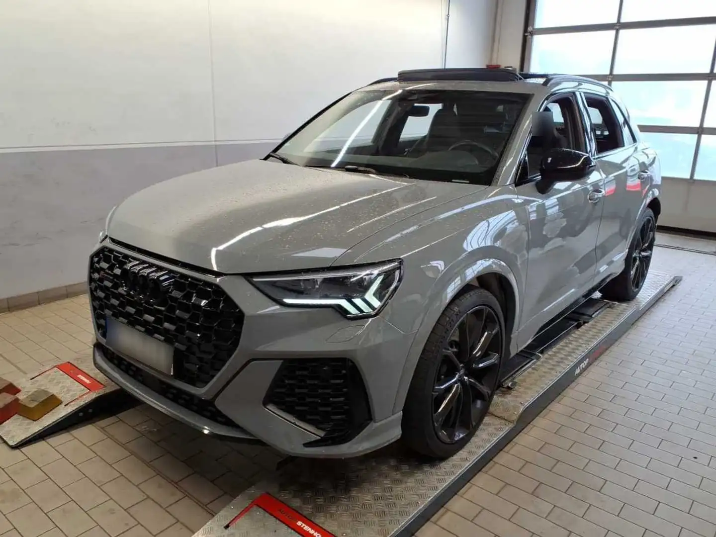 Audi RS Q3 +V-MAX+AHK+360°+MATRIX-LED+PANO+ASSISTS+ Gris - 2