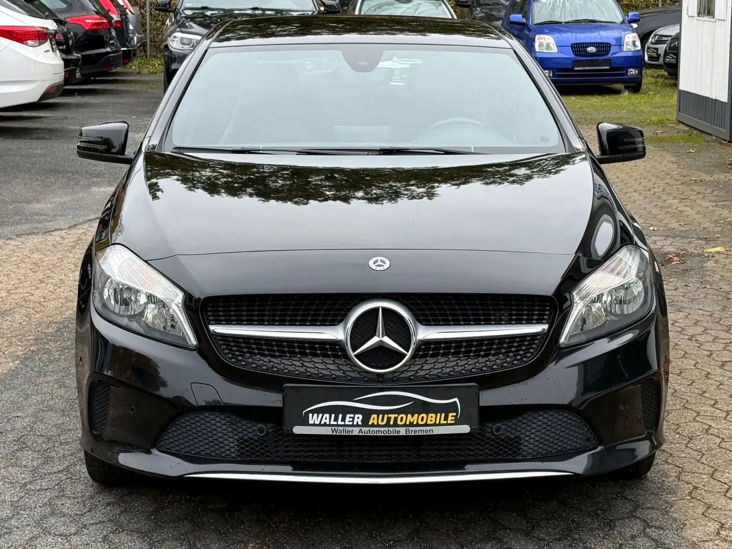 Mercedes-Benz A 180 BlueEfficiency NAVI / SHZ / PDC Noir - 2