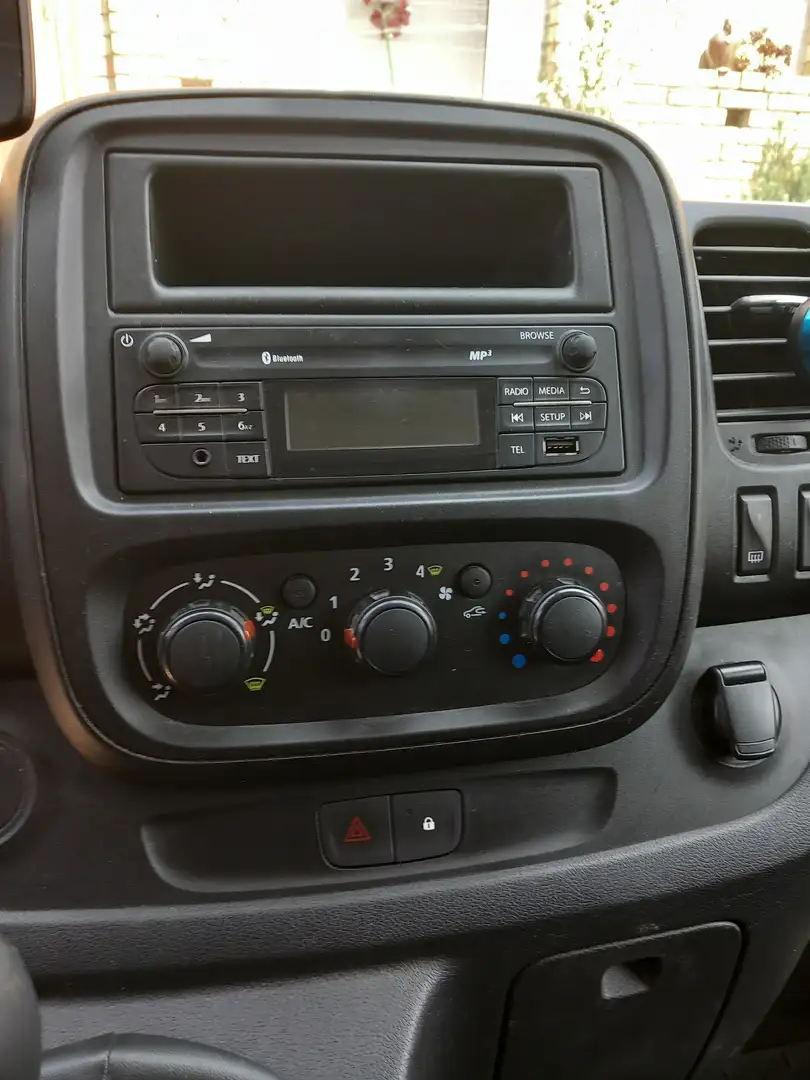 Opel Vivaro 1.6 D (CDTI) L1H1 Szary - 2