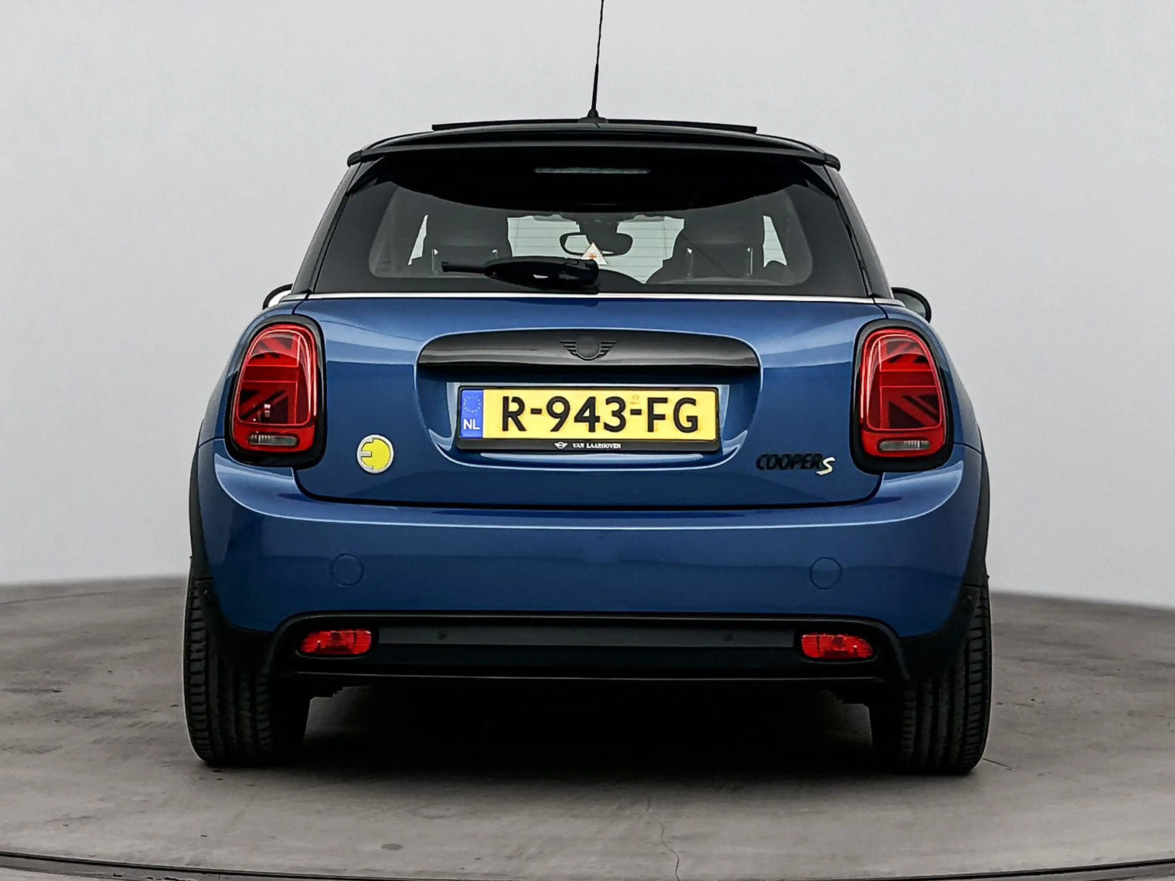 MINI Electric Classic / Panoramadak / Sportstoelen / LE — photo 3