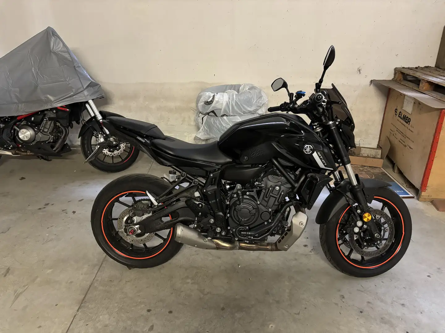 Yamaha MT-07 pure abs Negro - 1