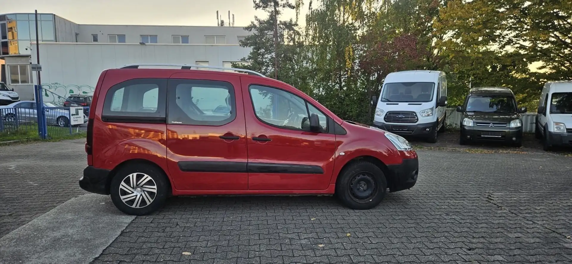 Citroen Berlingo Kombi Attraction Rot - 2