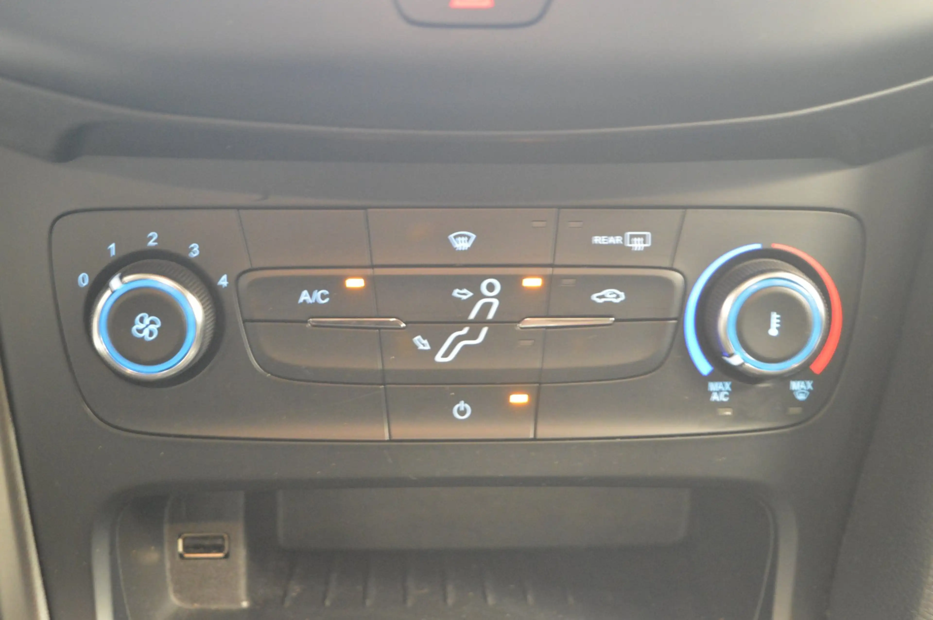 Ford Focus Wagon 1.0 Lease Edition // AIRCO // CRUISE // NAVI — photo 16
