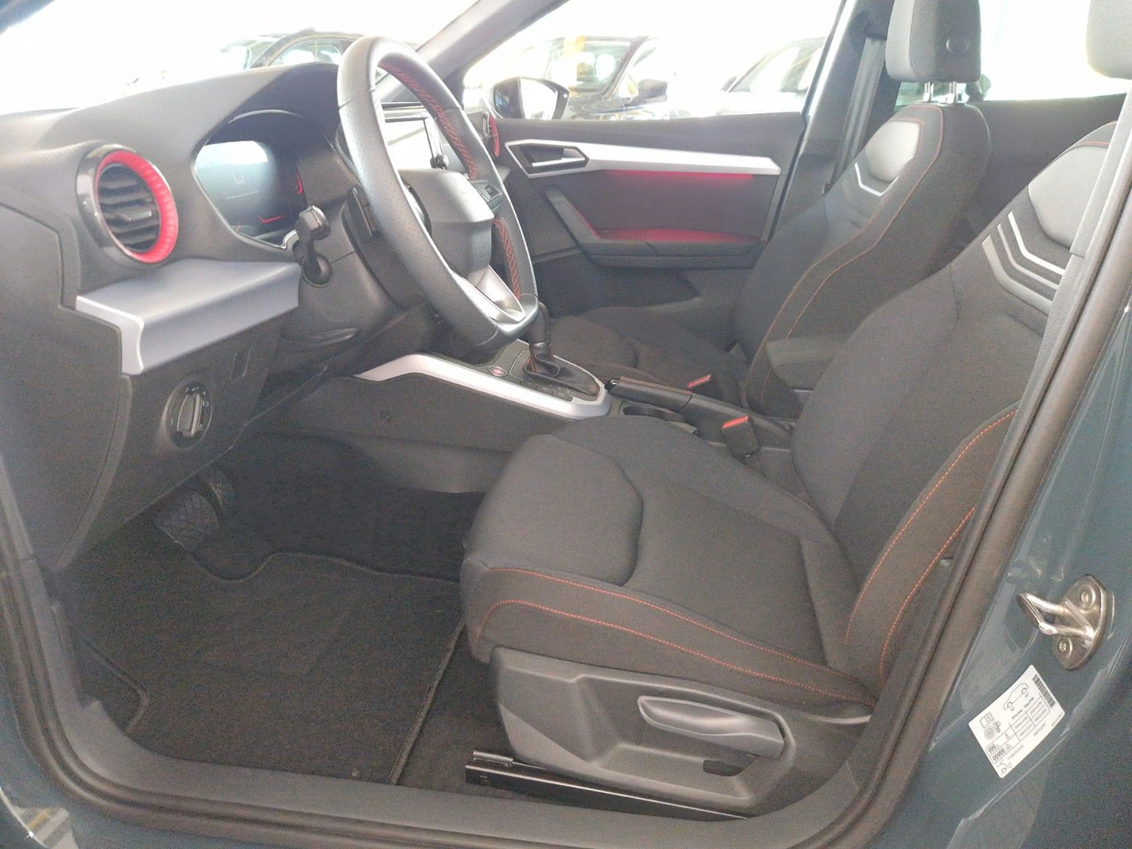SEAT Arona FR 1.0 TSI DSG PDC LED App Connect ACC SH — photo 9