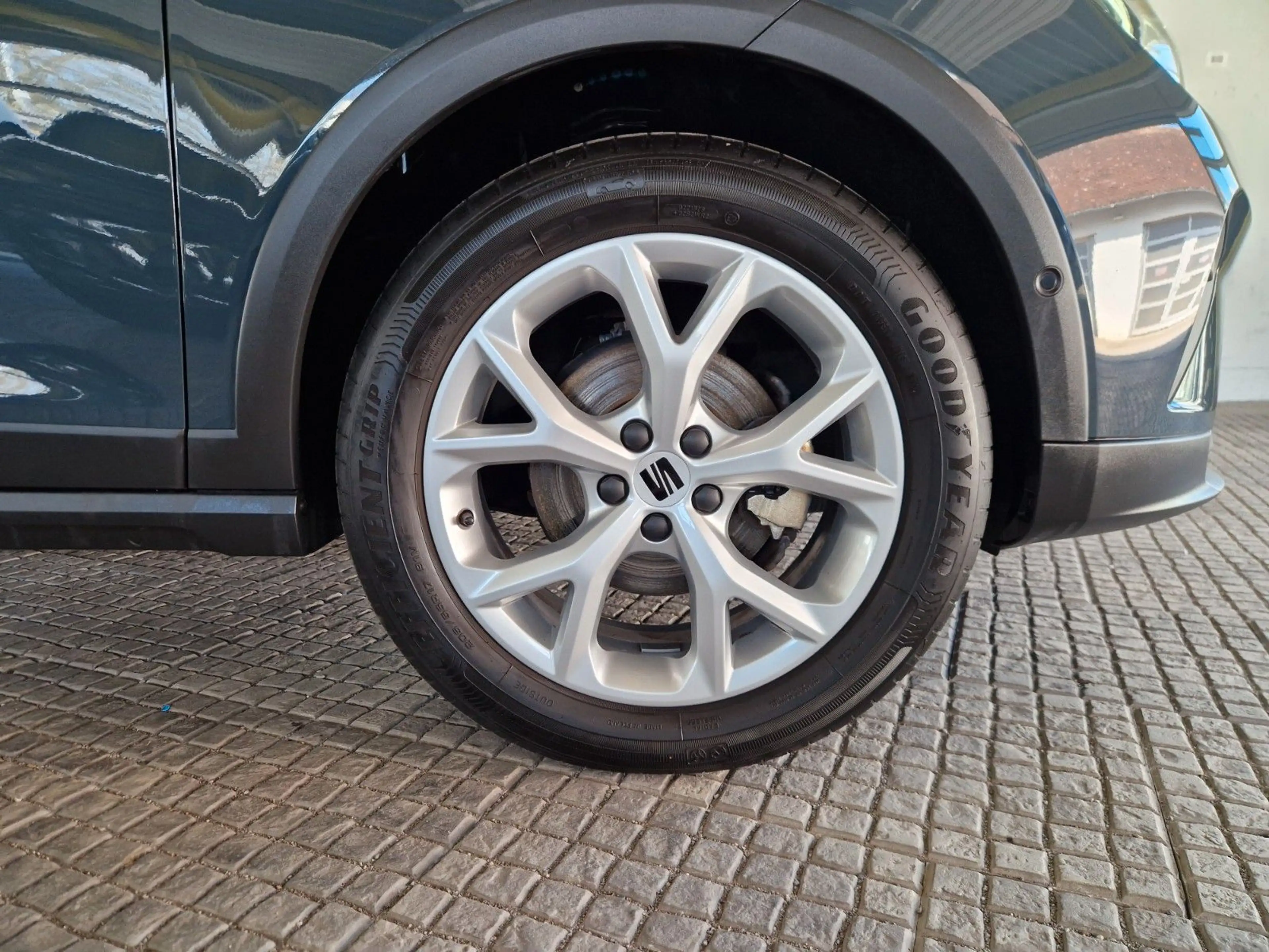 SEAT Arona FR 1.0 TSI DSG PDC LED App Connect ACC SH — photo 8