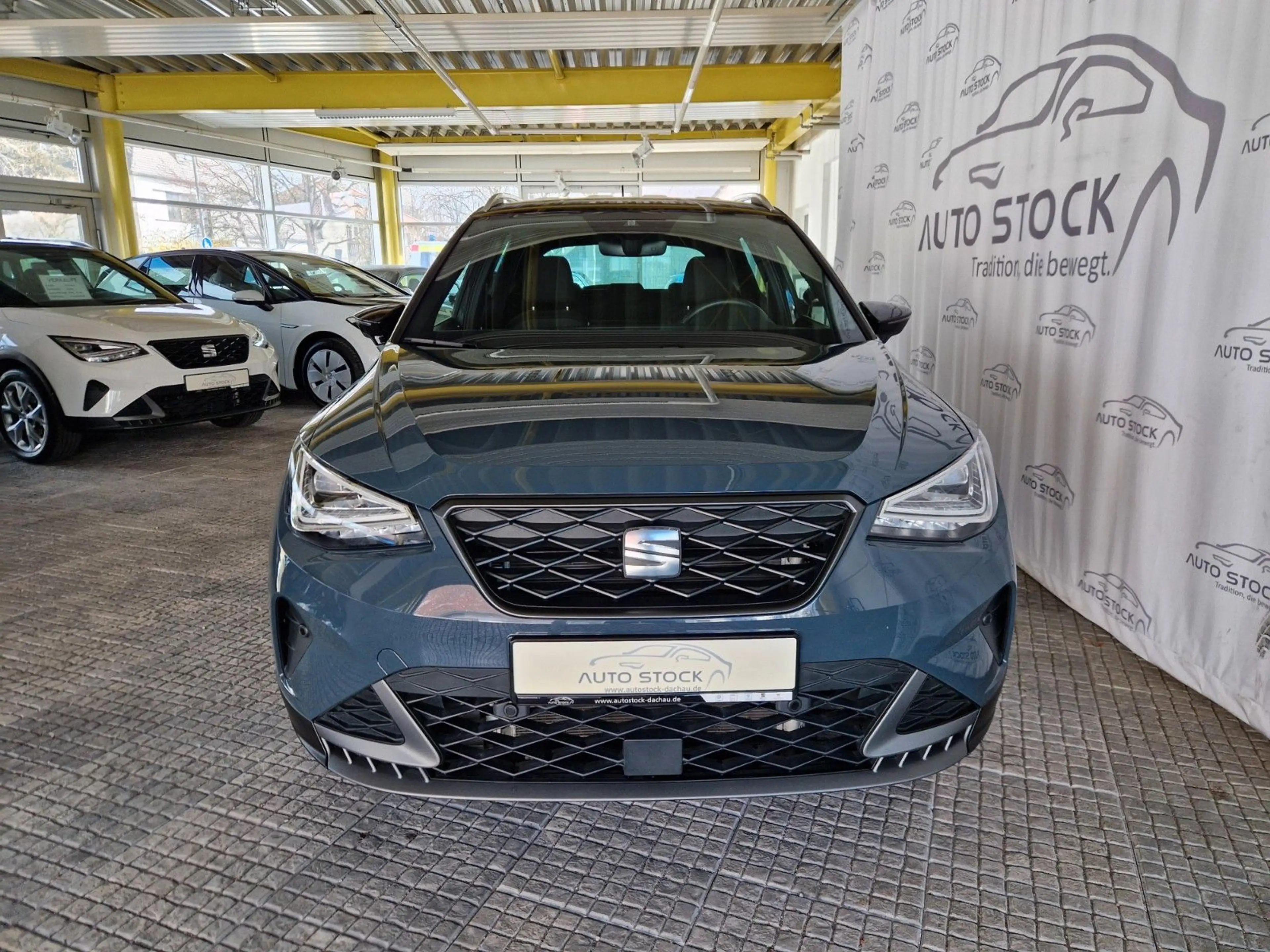 SEAT Arona FR 1.0 TSI DSG PDC LED App Connect ACC SH — photo 2
