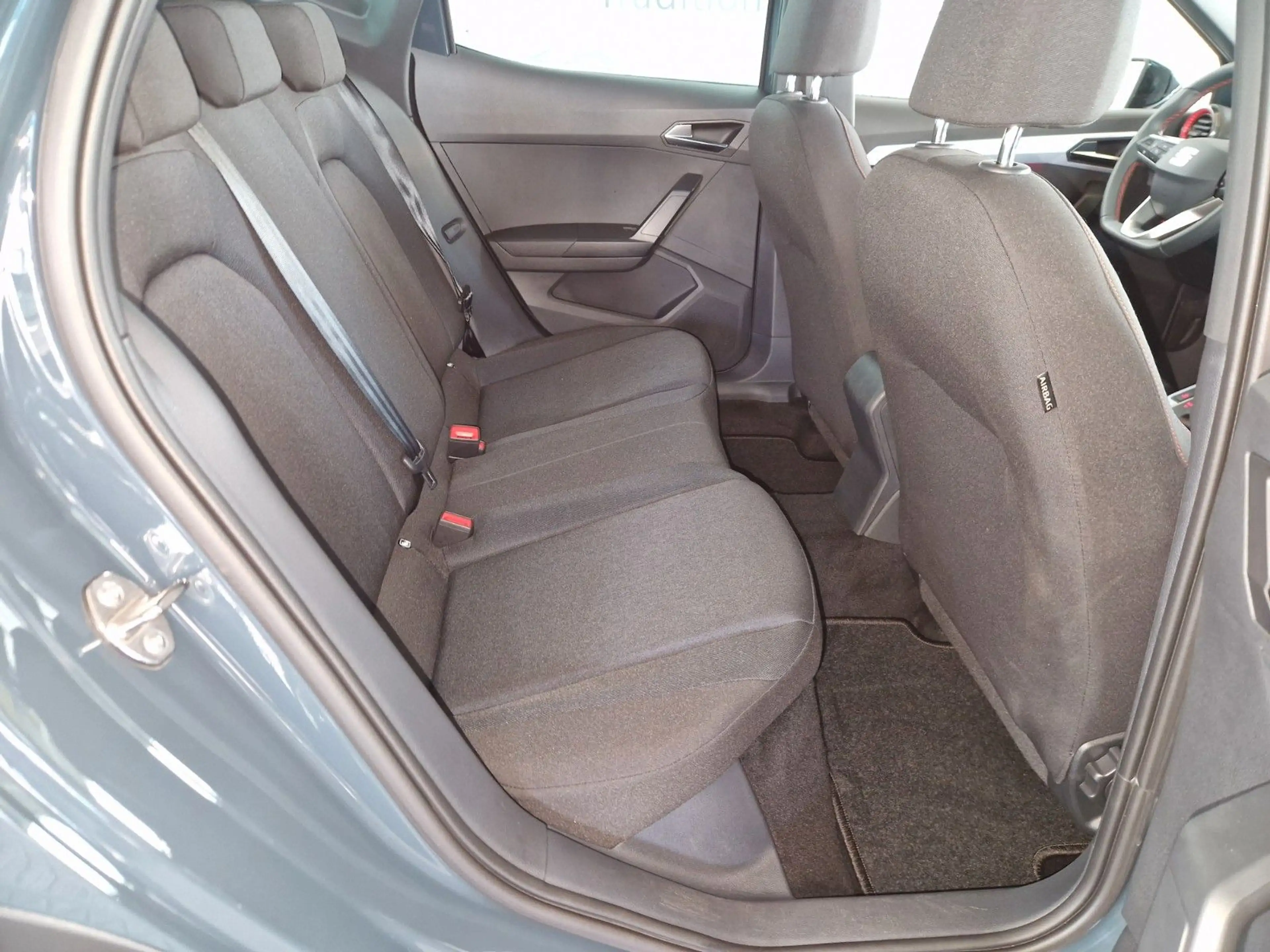 SEAT Arona FR 1.0 TSI DSG PDC LED App Connect ACC SH — photo 14