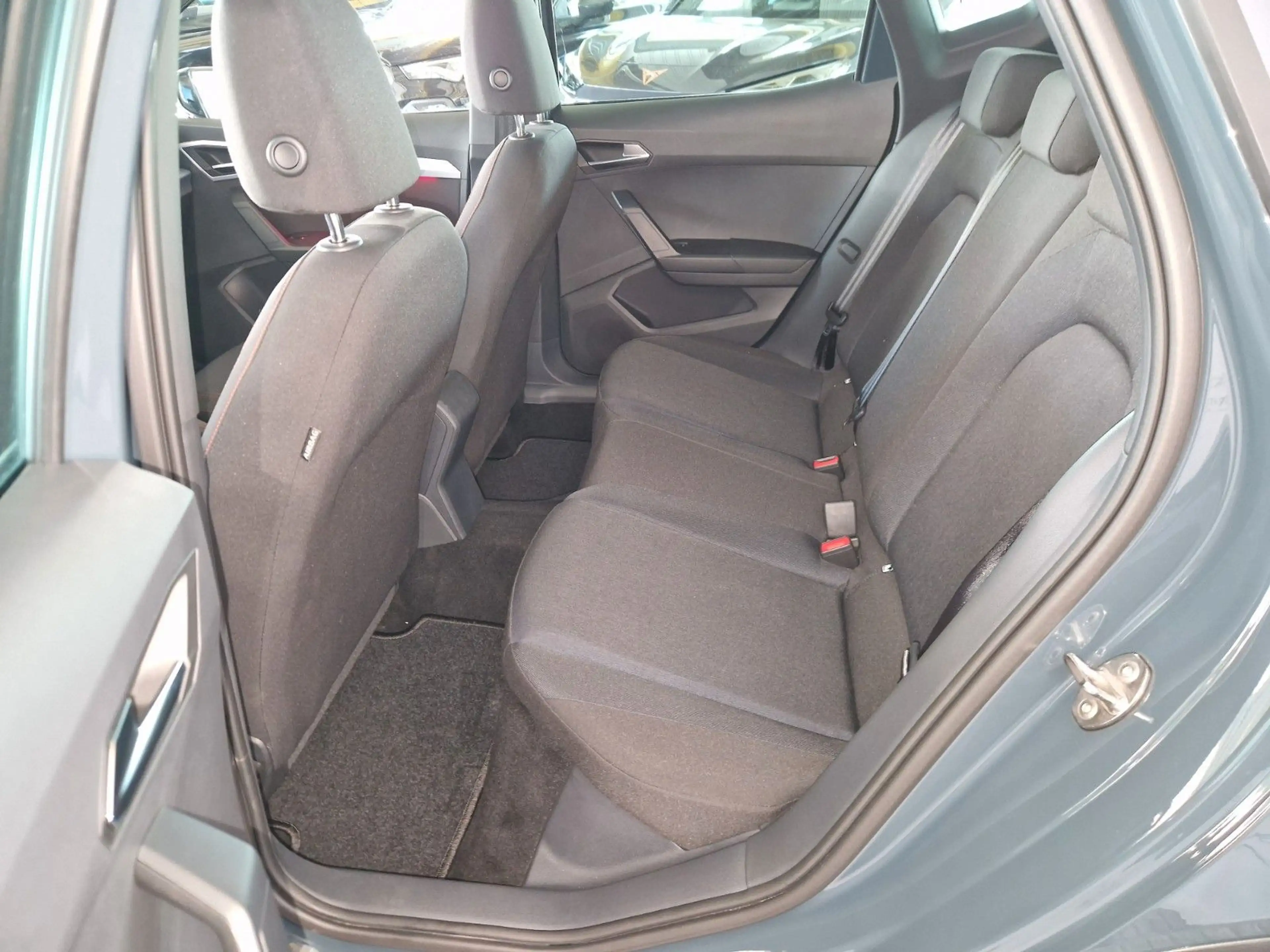 SEAT Arona FR 1.0 TSI DSG PDC LED App Connect ACC SH — photo 10