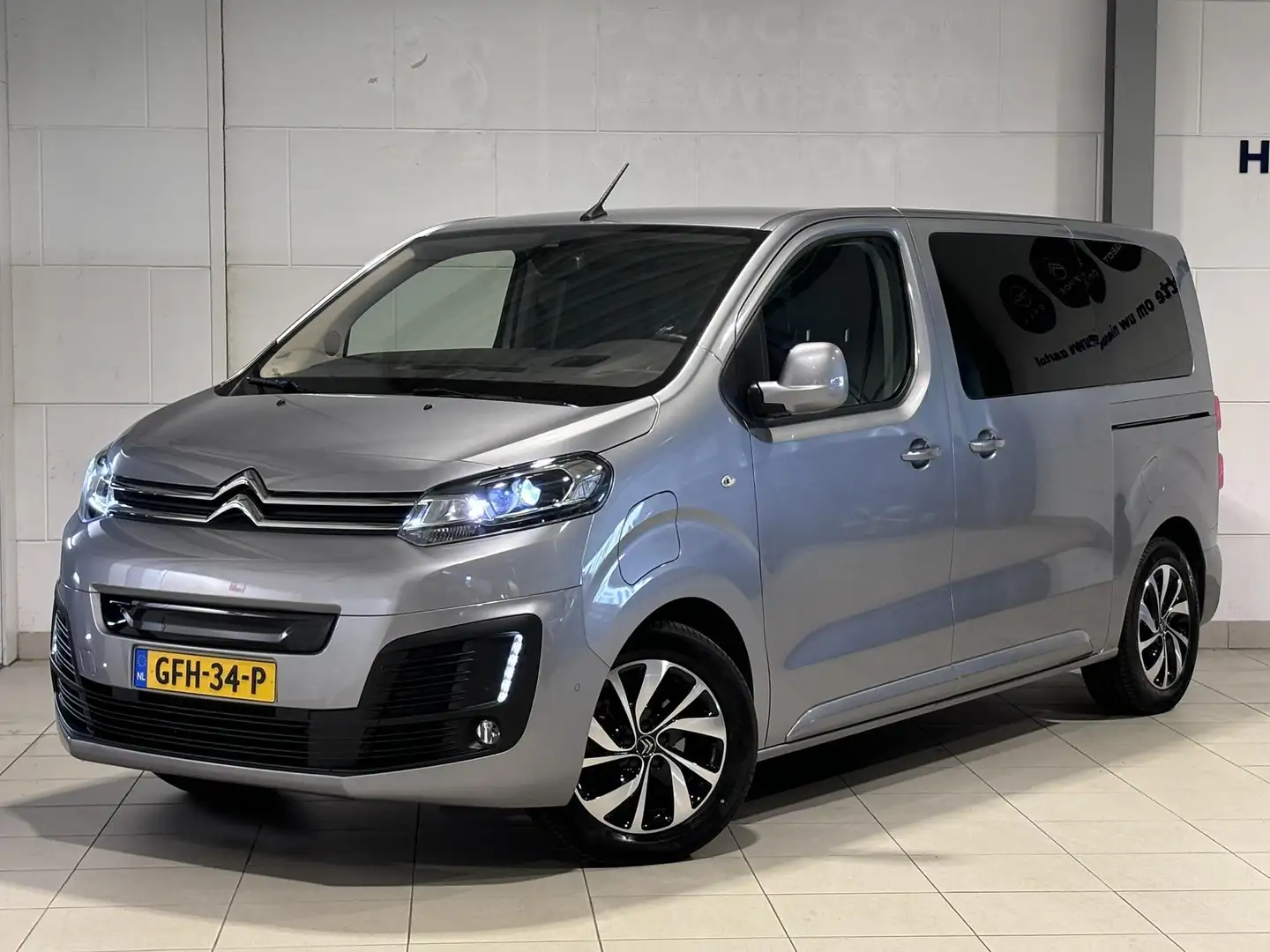 Peugeot Expert M L2 Shine Pack 50kWh 136pk | 8-PERSOONS | Grigio - 2