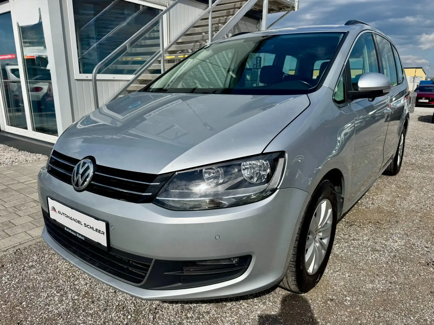 Volkswagen Sharan 2.0 CR TDI 4Motion DSG Silber - 1