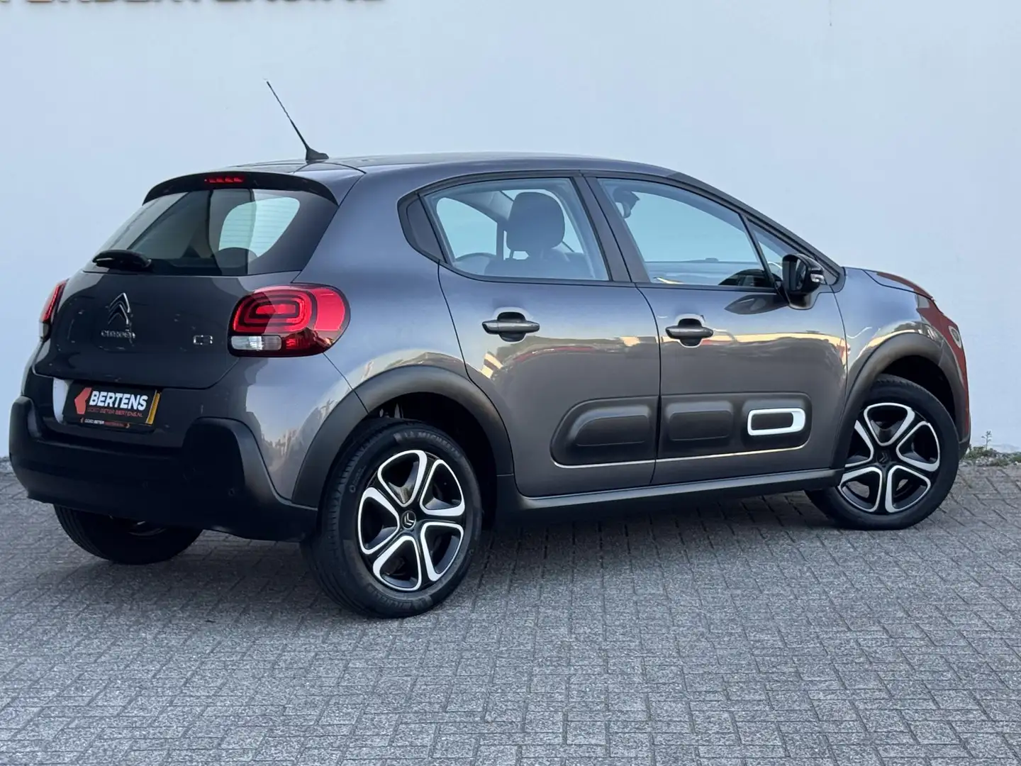 Citroen C3 1.2 PT 82 Feel | Navigatie | Apple Carplay | Prijs Grijs - 2