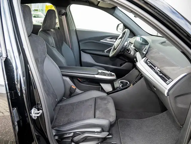 BMW X2 view 4