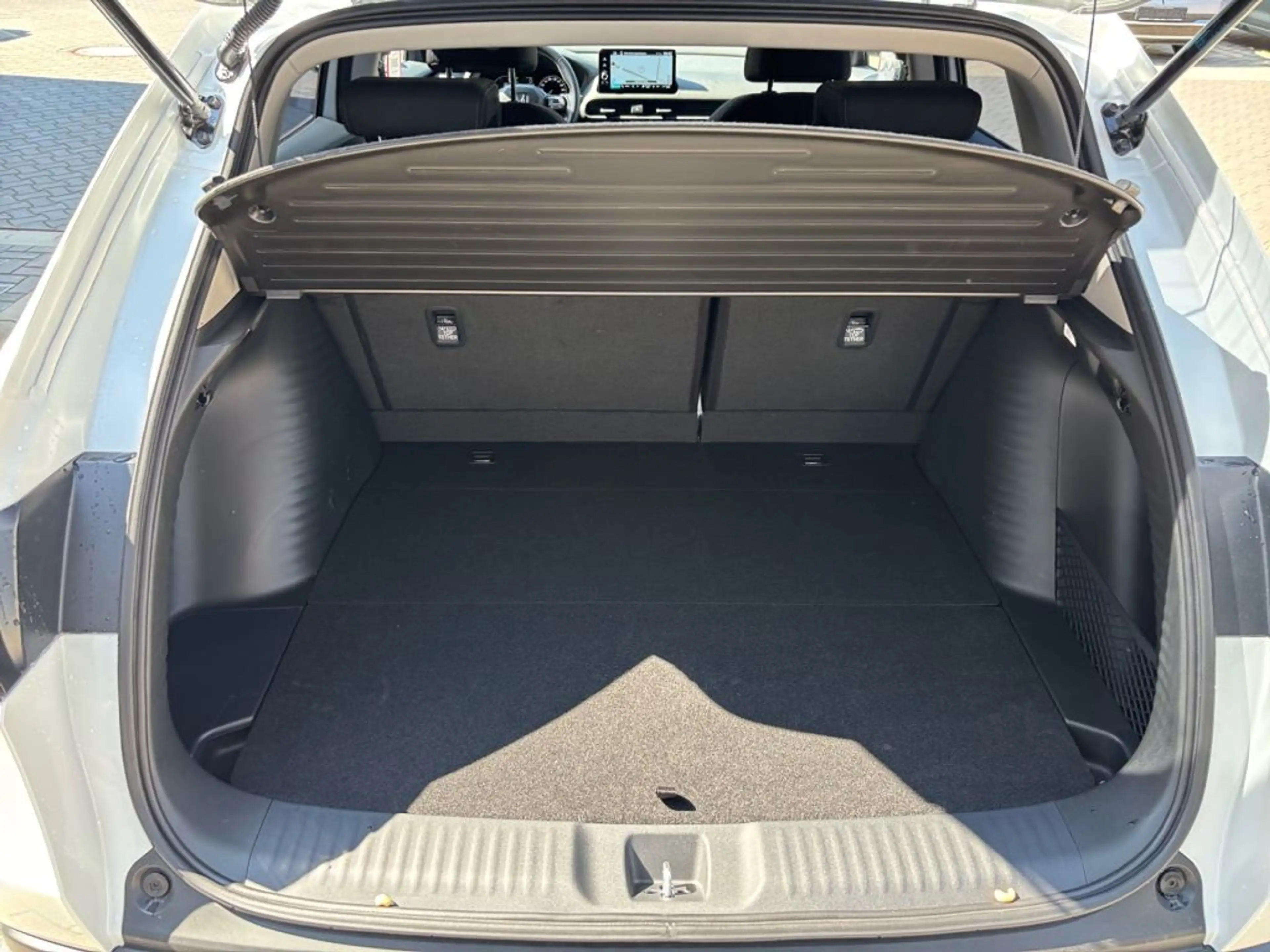 Honda ZR-V e:HEV 2.0 i-MMD Hybrid Elegance — photo 12
