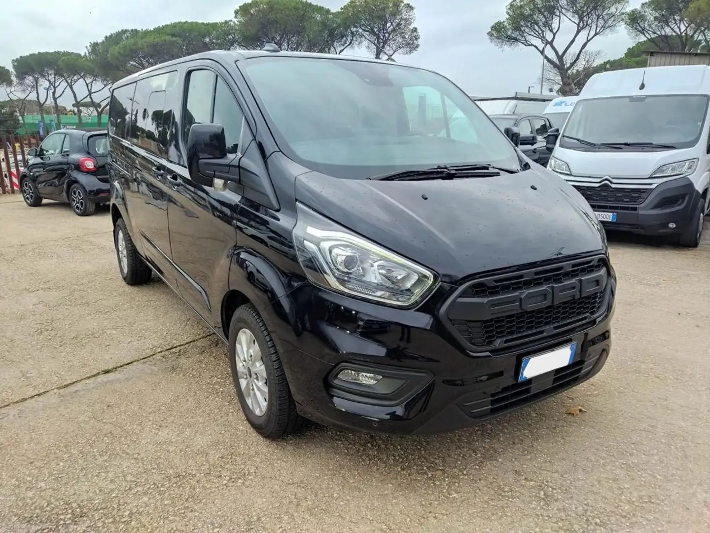 Ford Transit Custom 2.0EcoBlue 5 POSTI L2 H1 TITANIUM DCAB 131cv AUTO. Noir - 2