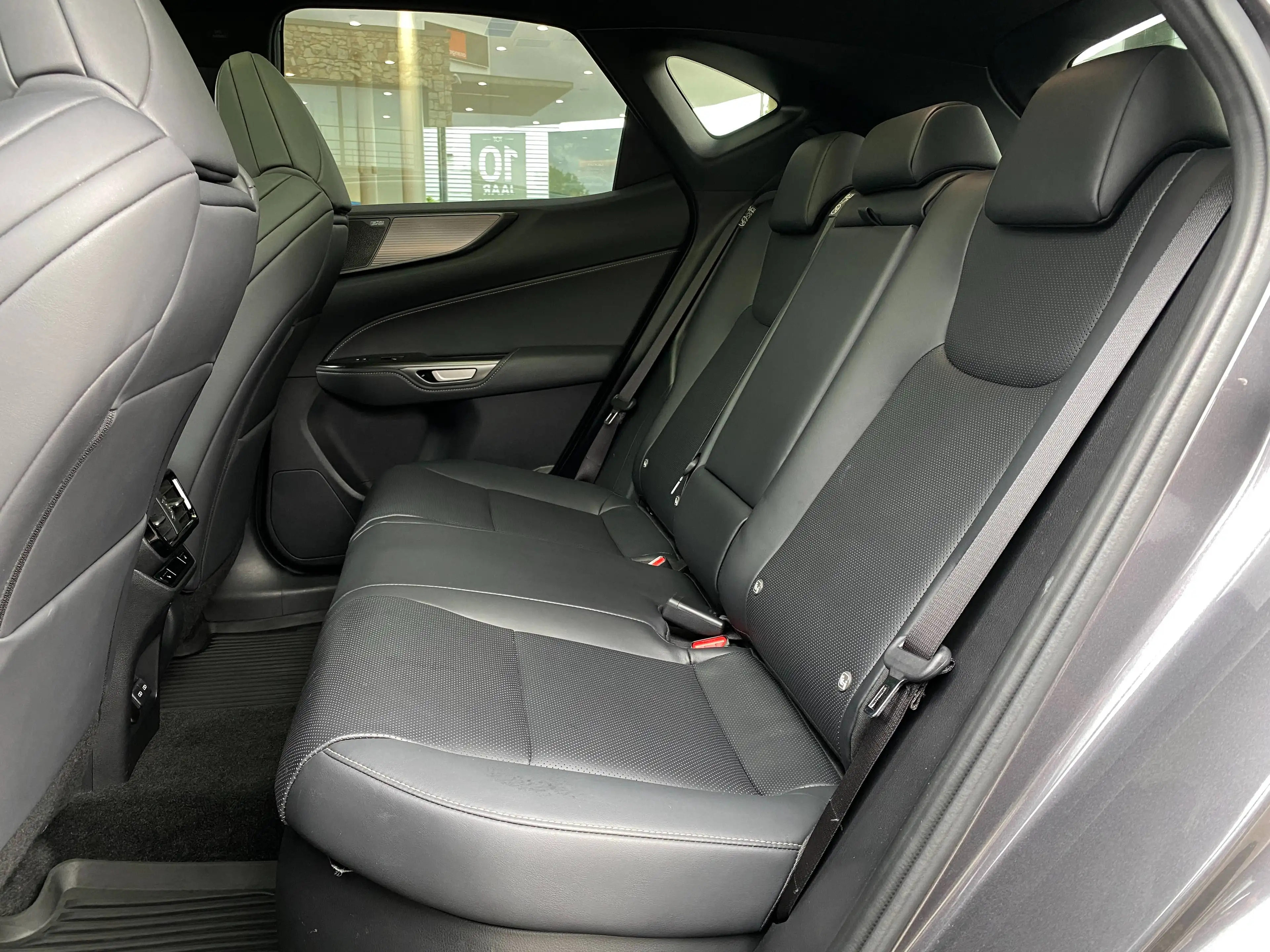 Lexus NX 350h NX 350h 2.5i AWD F Sport Line E-CVT — photo 15