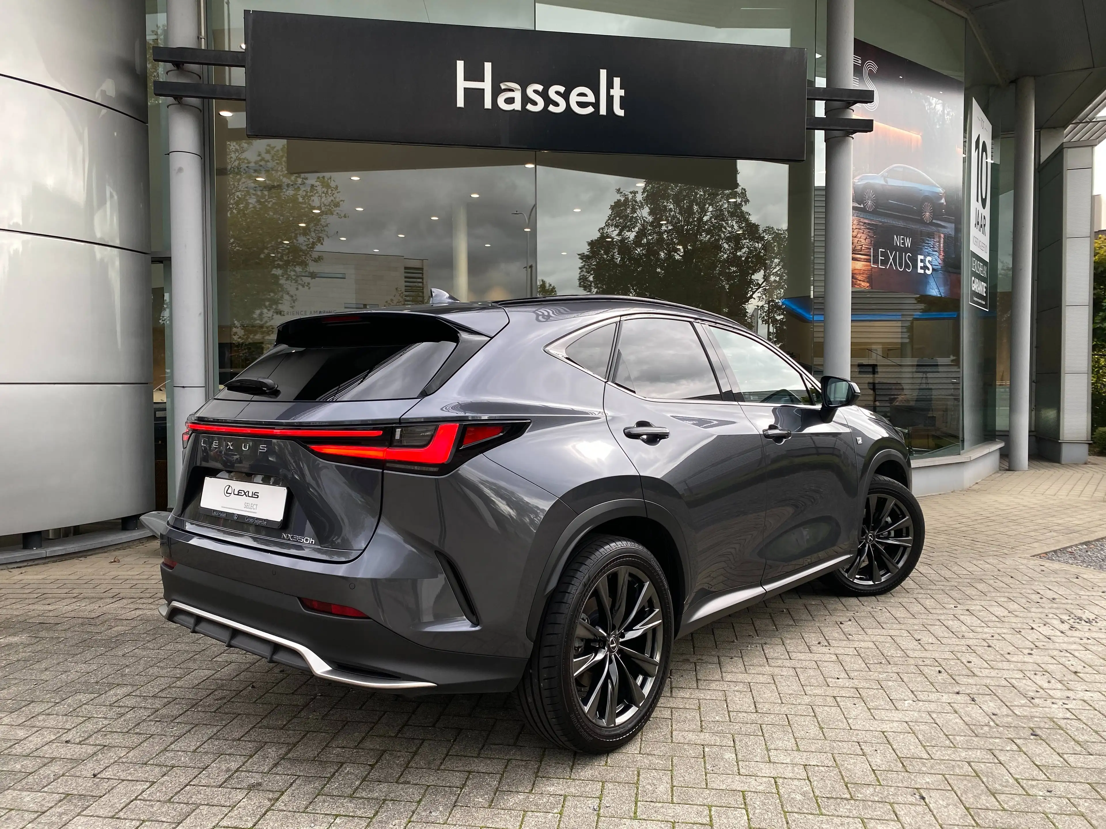 Lexus NX 350h NX 350h 2.5i AWD F Sport Line E-CVT — photo 2
