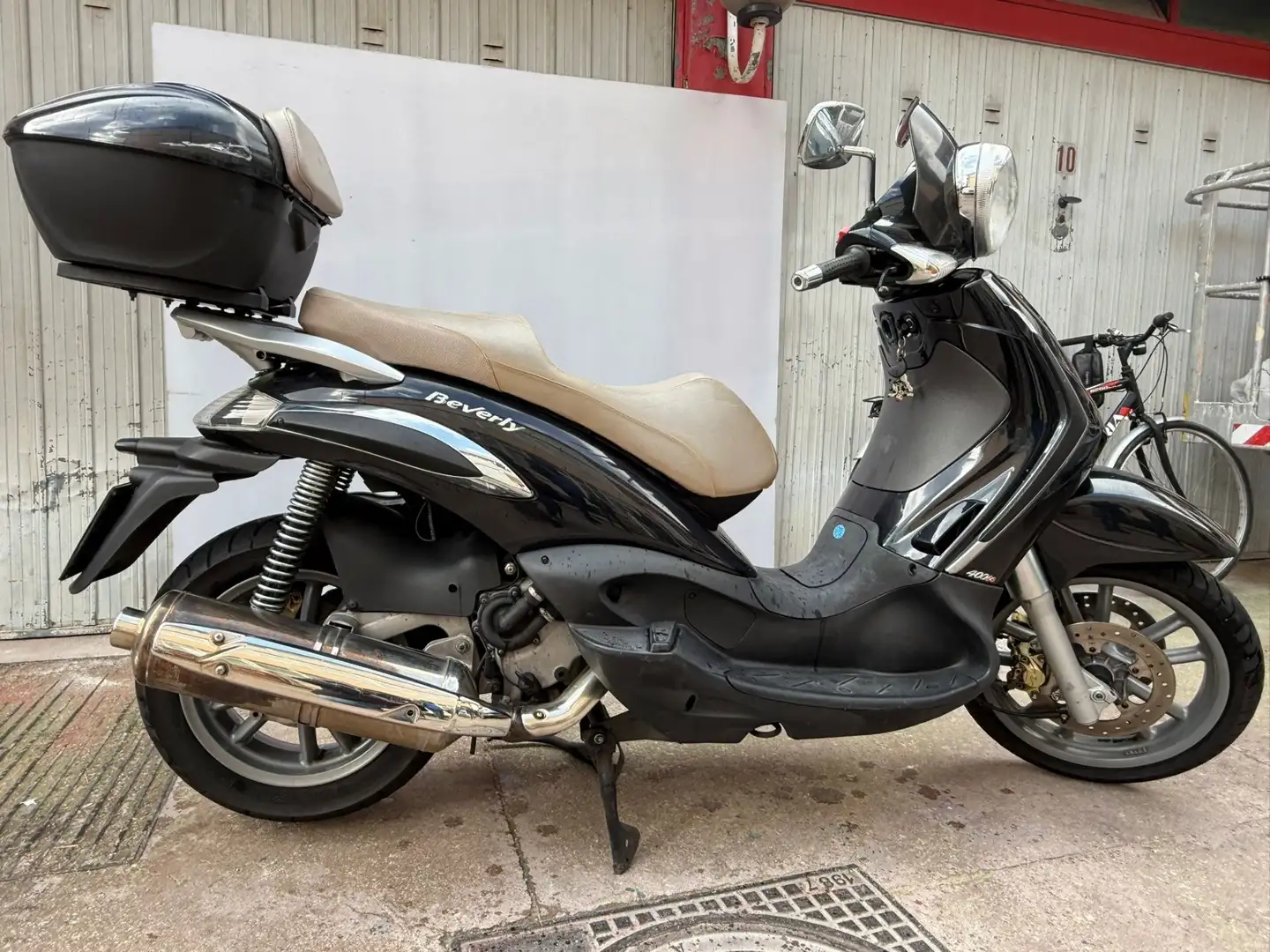 Piaggio Beverly 400 Černá - 1