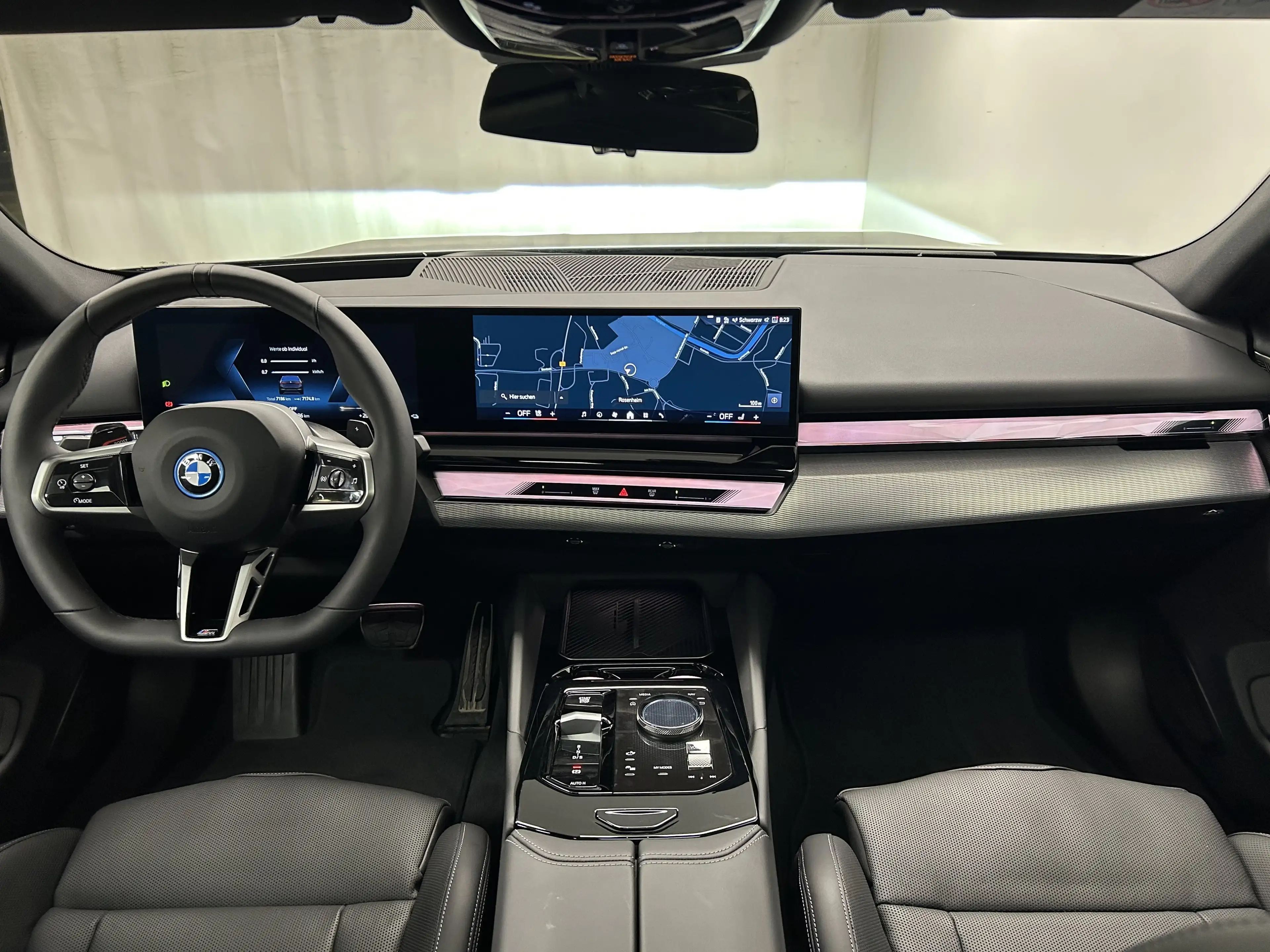 BMW 550 e xDrive Limousine — photo 5