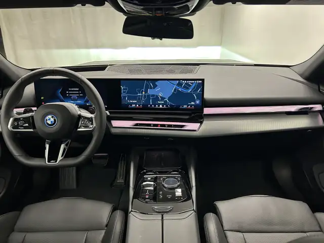 BMW 5 Series view 5