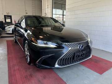 HYBRID | CLEAN CARFAX | PREMIUM AUDIO | SUNROOF |