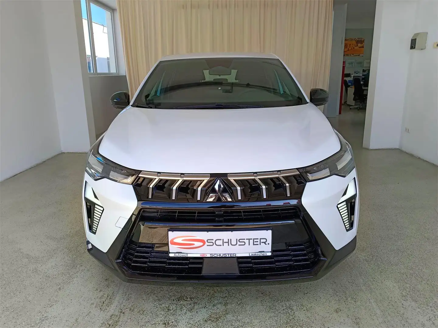 Mitsubishi ASX 1,0 Petrol Inform 25 Weiß - 2