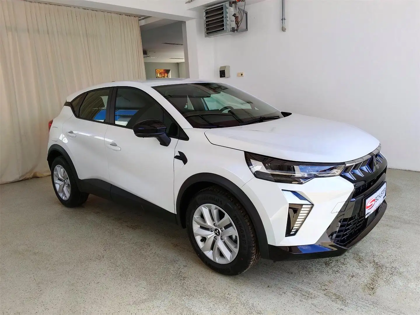 Mitsubishi ASX 1,0 Petrol Inform 25 Weiß - 1