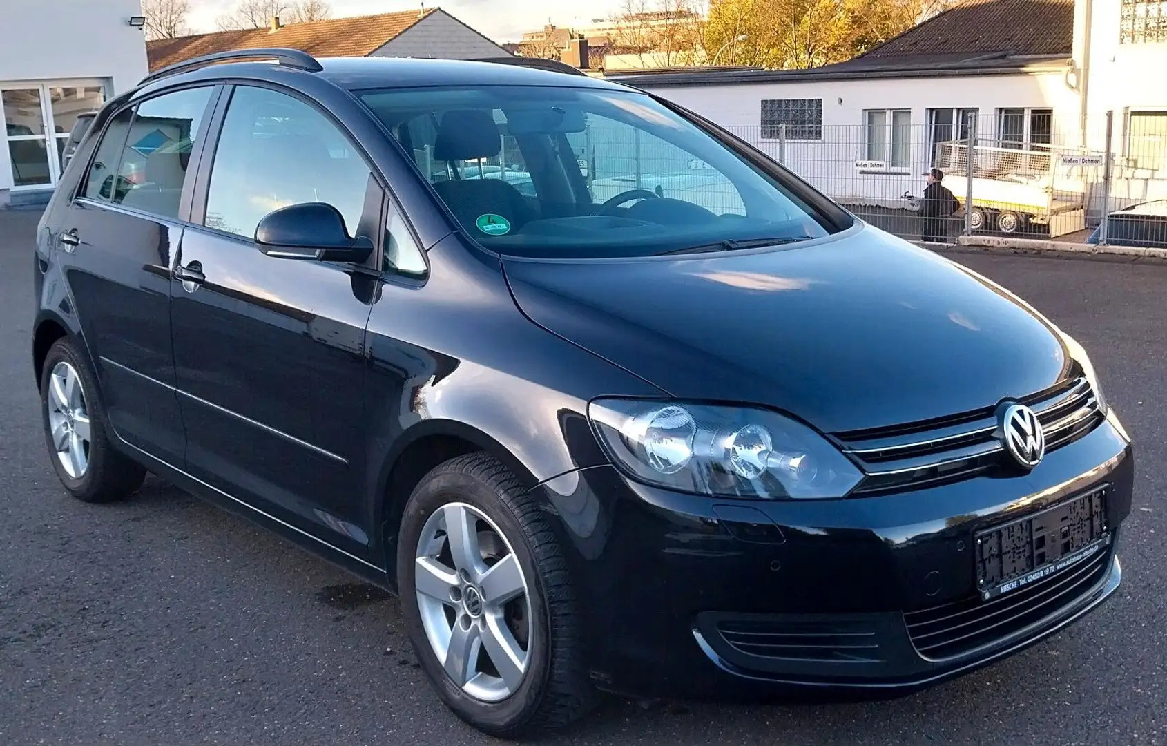 Volkswagen Golf Plus VI Comfortline BMT Navi Scheckheft Schwarz - 1