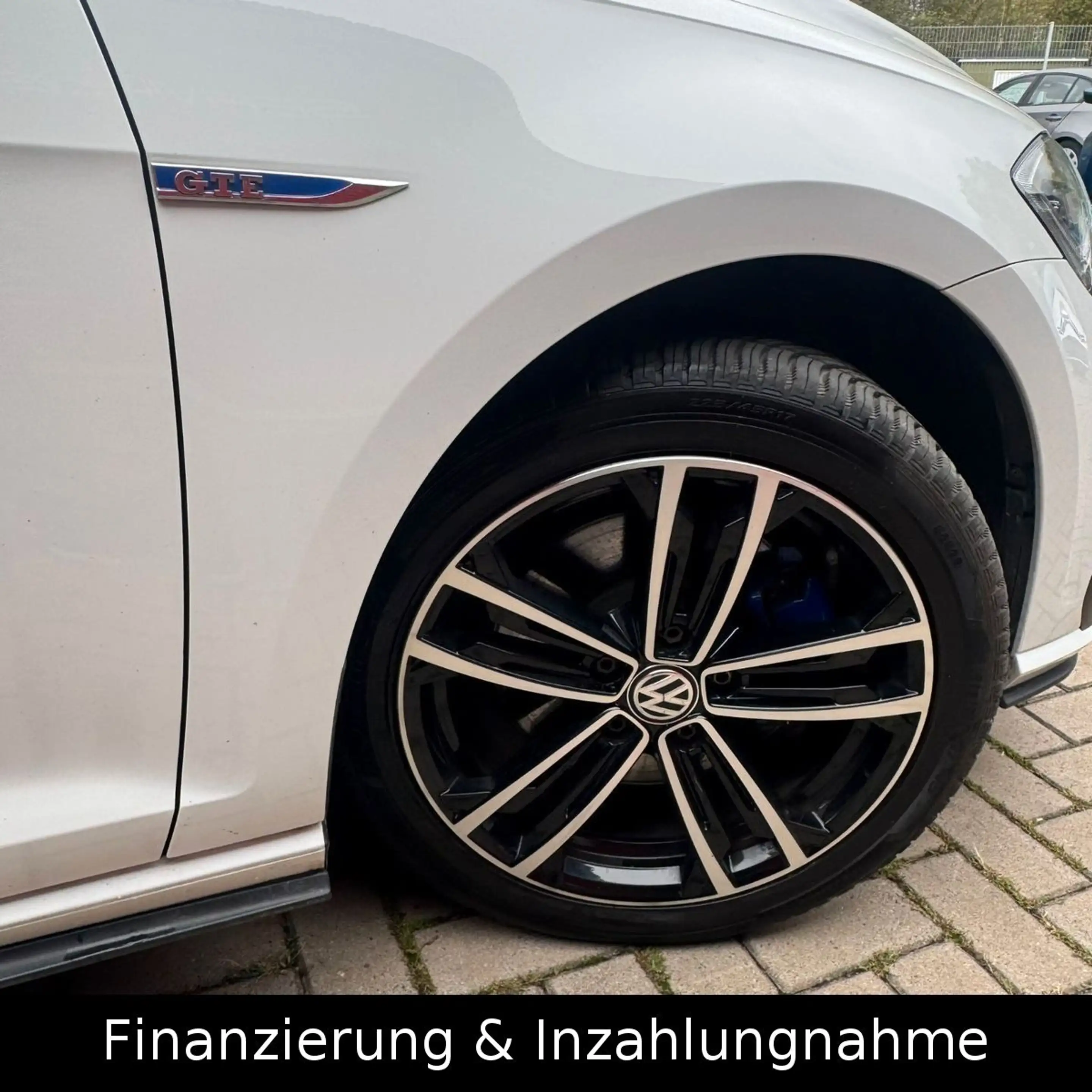 Volkswagen Golf VII Lim. GTE LED 1.Hand Kamera Navi AHK SHZ — photo 9