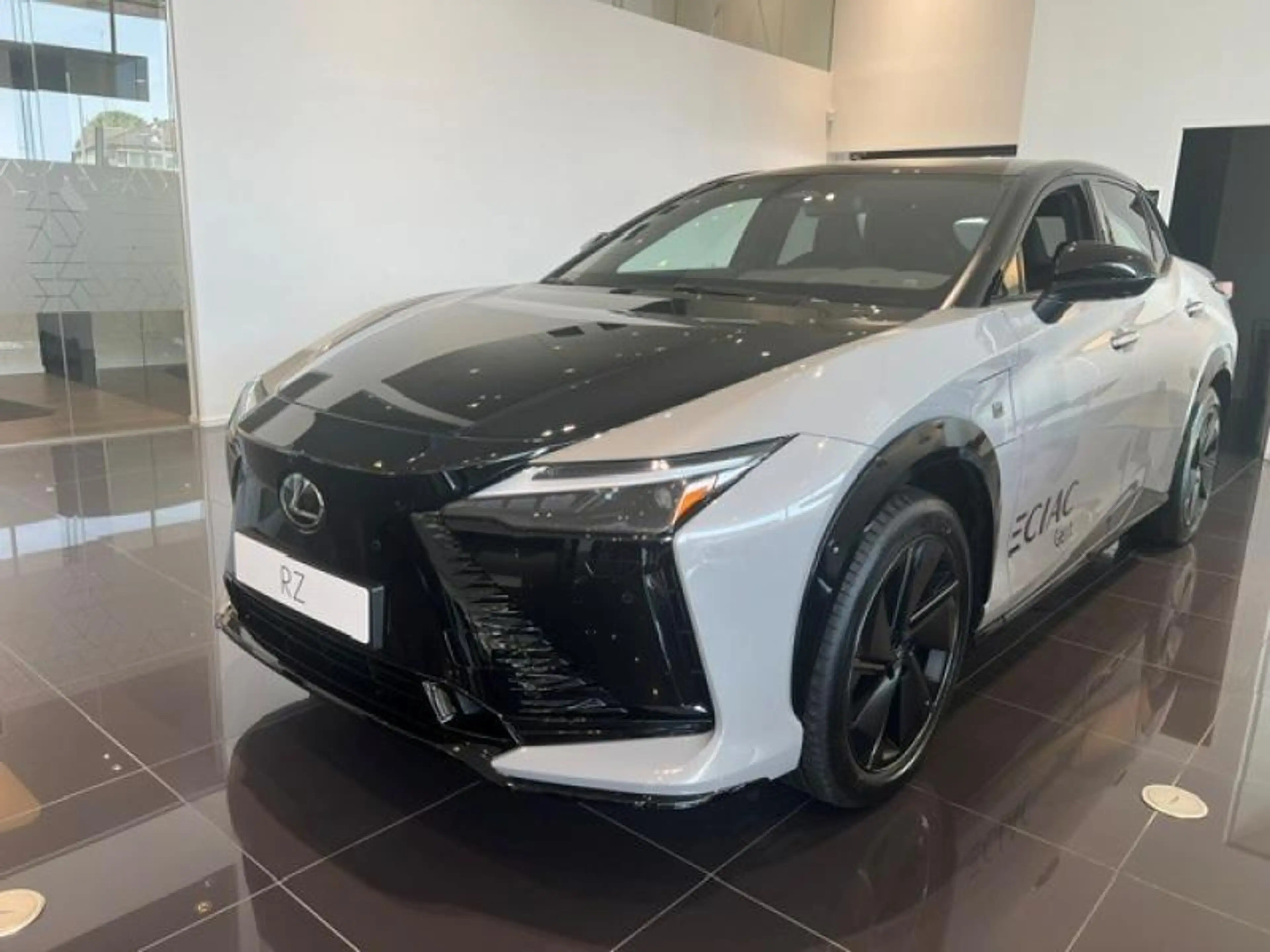Lexus RZ F-Sport Line — photo 9