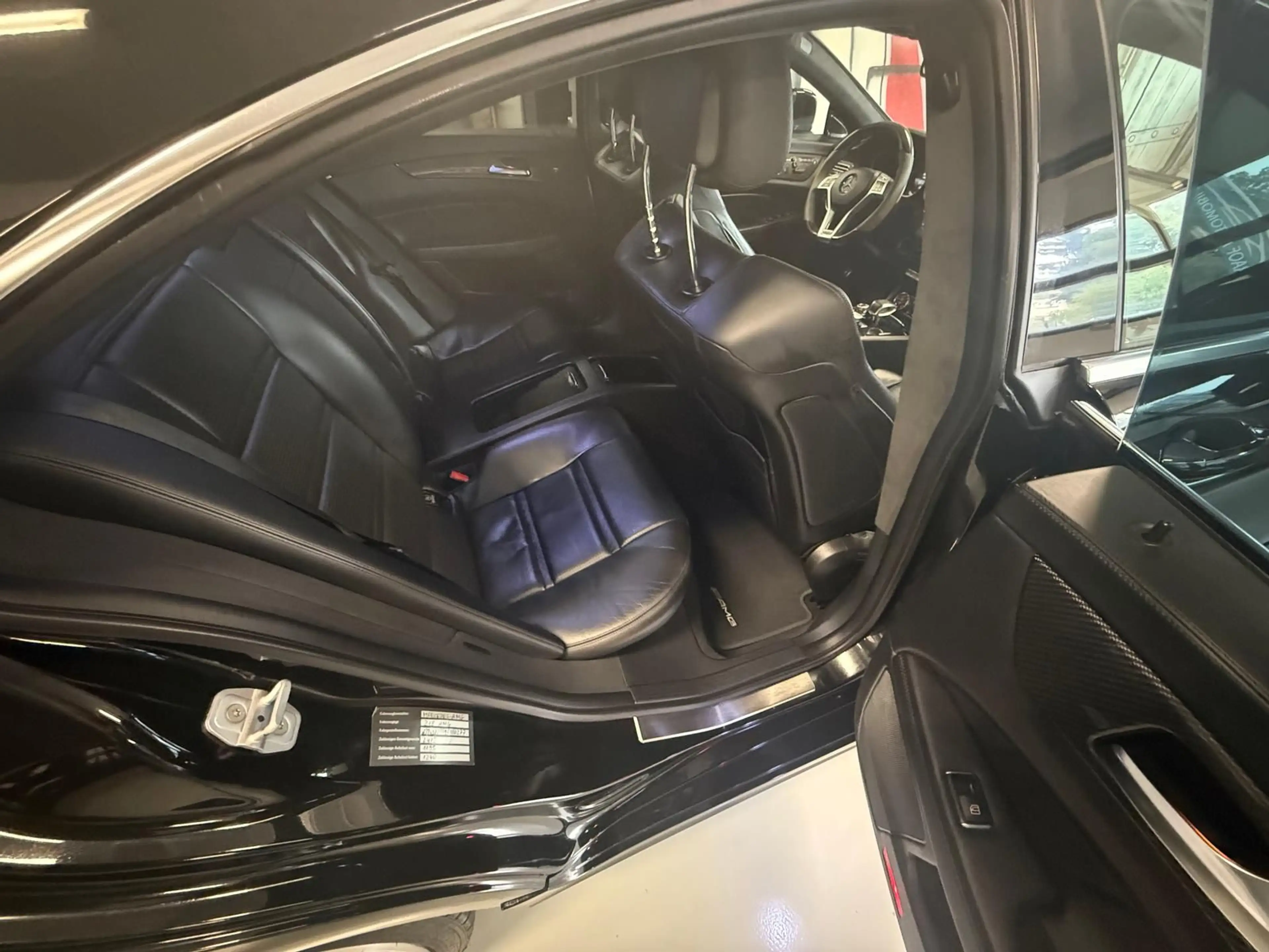 Mercedes-Benz CLS 63 AMG 5.5 V8 KAT SCHIEBEDACH LED — photo 12