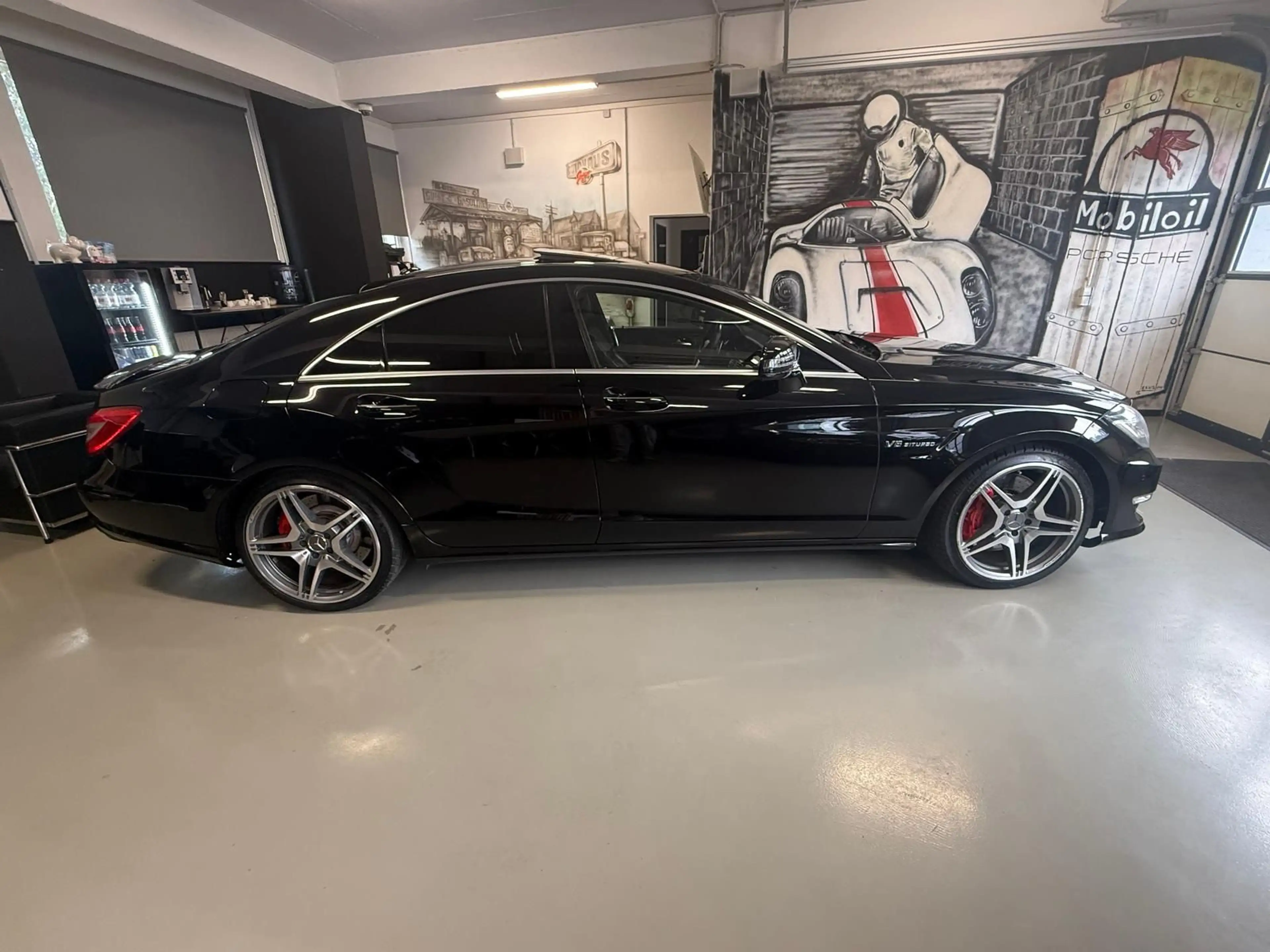 Mercedes-Benz CLS 63 AMG 5.5 V8 KAT SCHIEBEDACH LED — photo 5