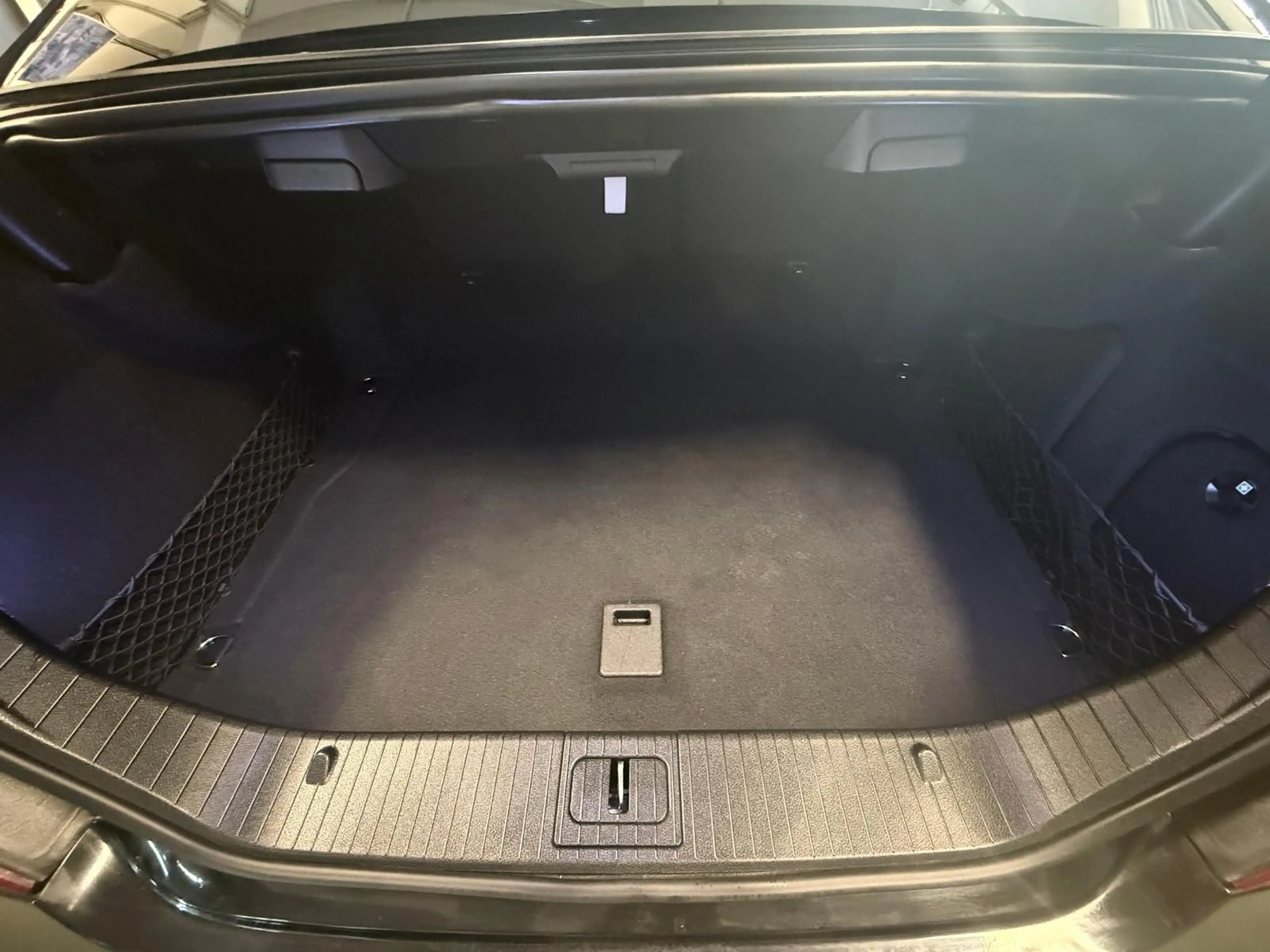 Mercedes-Benz CLS 63 AMG 5.5 V8 KAT SCHIEBEDACH LED — photo 10