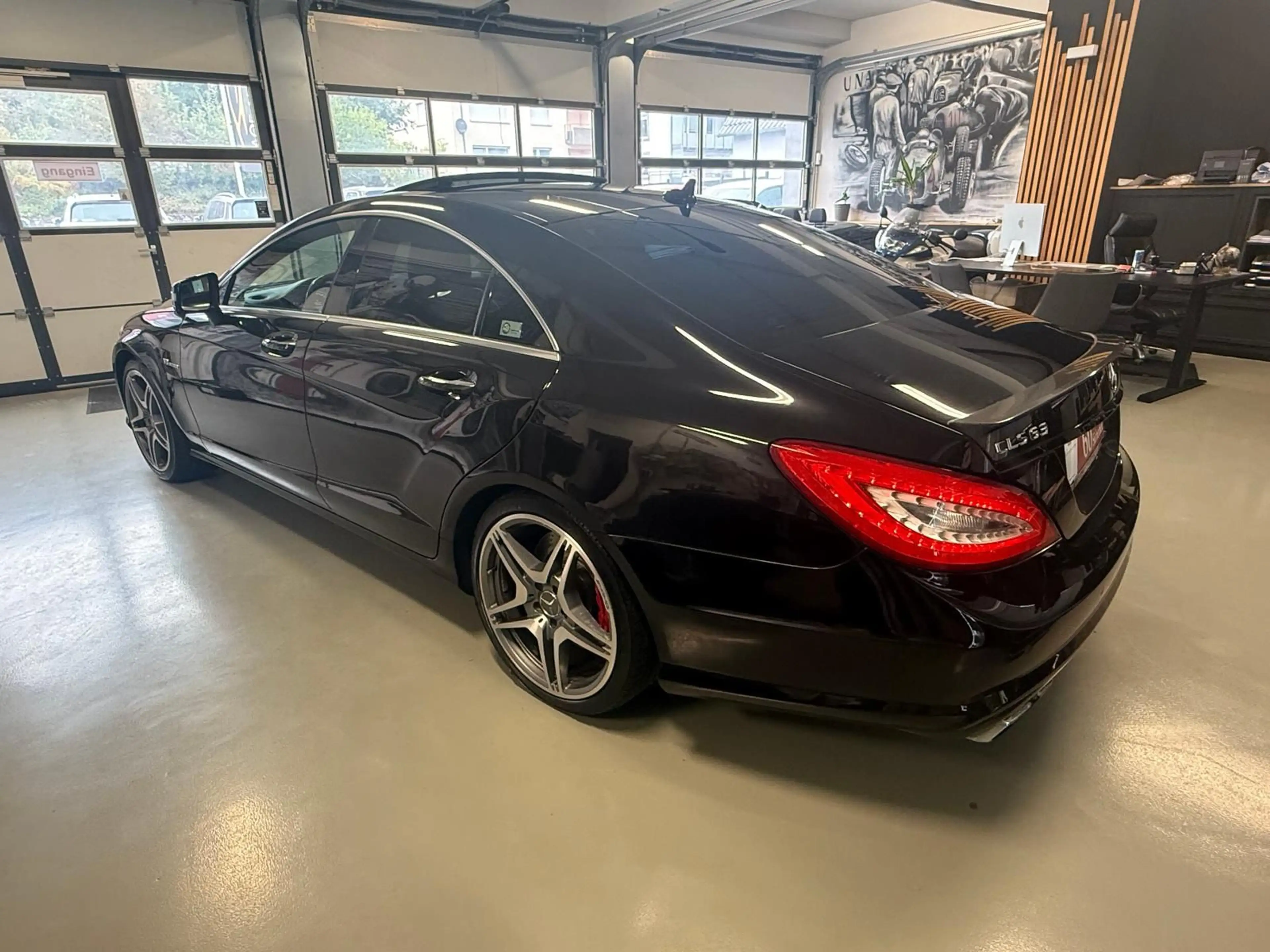 Mercedes-Benz CLS 63 AMG 5.5 V8 KAT SCHIEBEDACH LED — photo 8