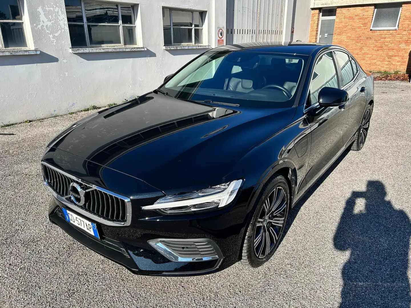 Volvo S60 2.0 t8 phev Inscription awd 303cvauto my21 GD577AP Černá - 2