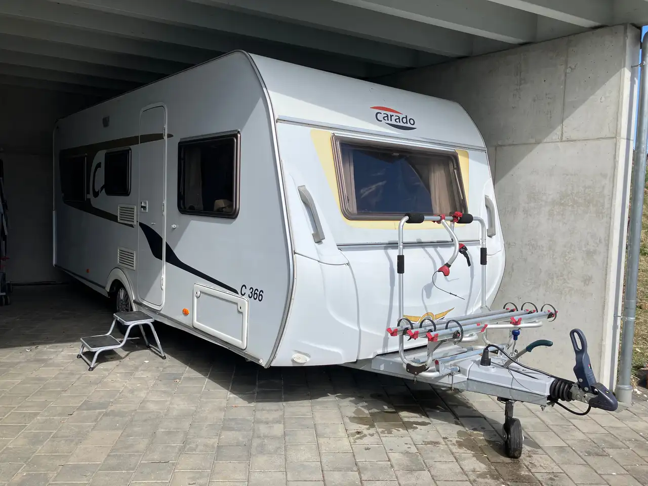 Caravans-Wohnm Carado