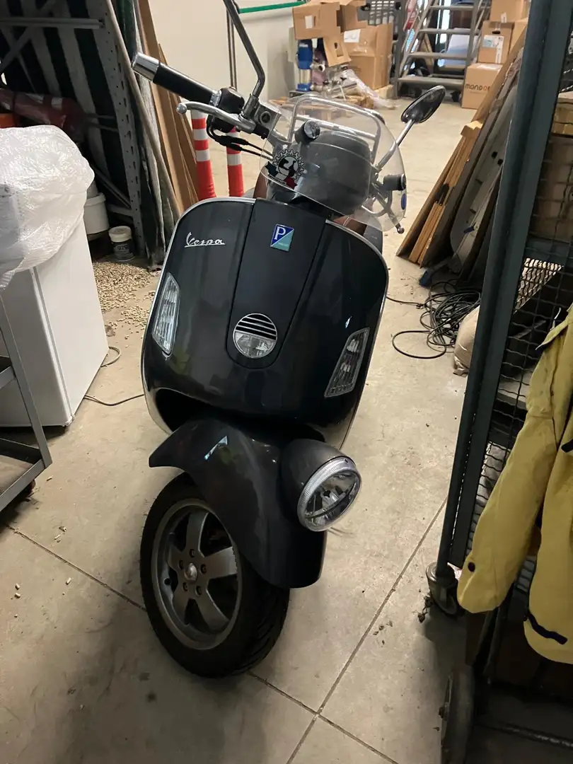Vespa GTV 250 Gri - 2