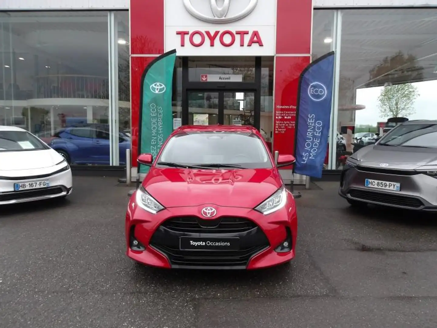 Toyota Yaris 116h Design 5p MY22 Rouge - 2