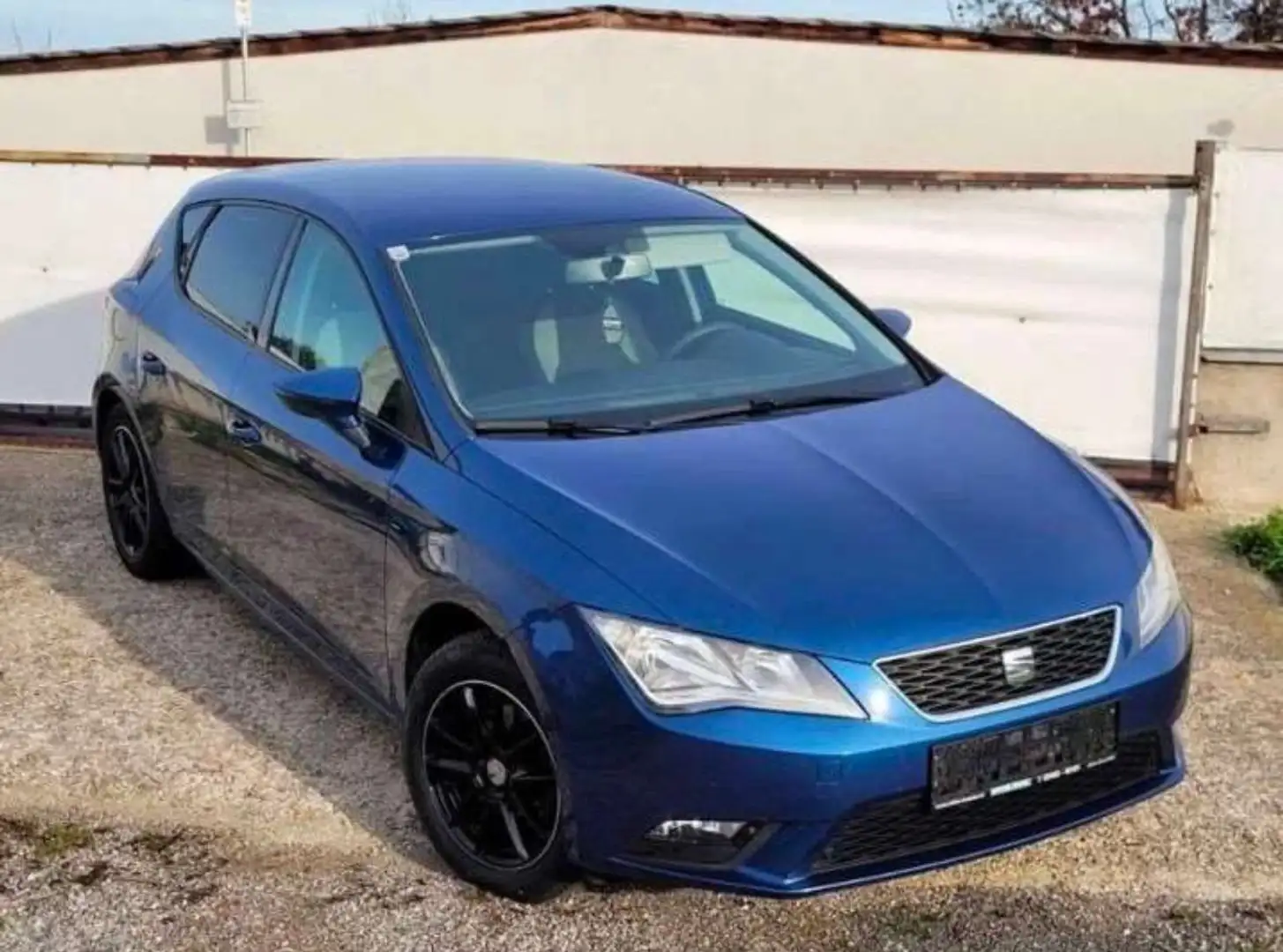 SEAT Leon 1,6 TDI Limousine Blau - 2