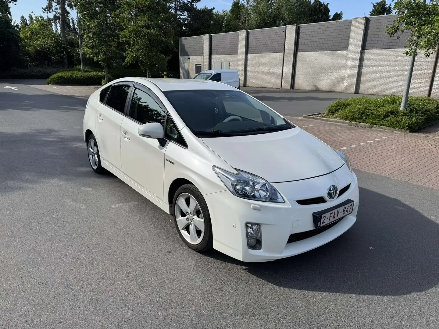 Toyota Prius (Hybrid) - 2