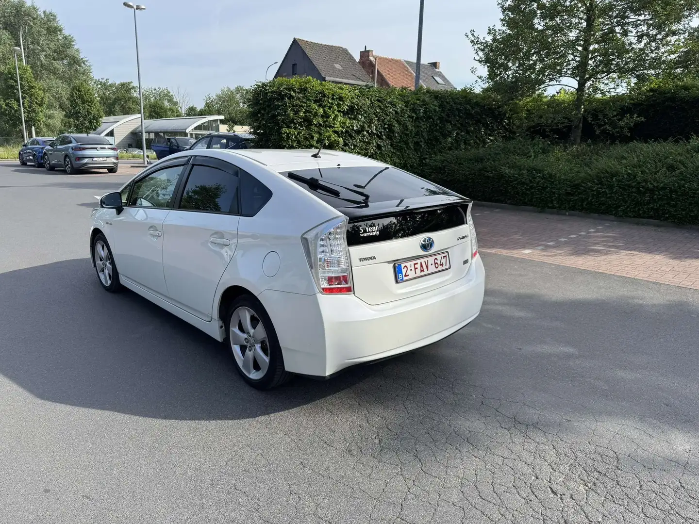 Toyota Prius (Hybrid) - 1