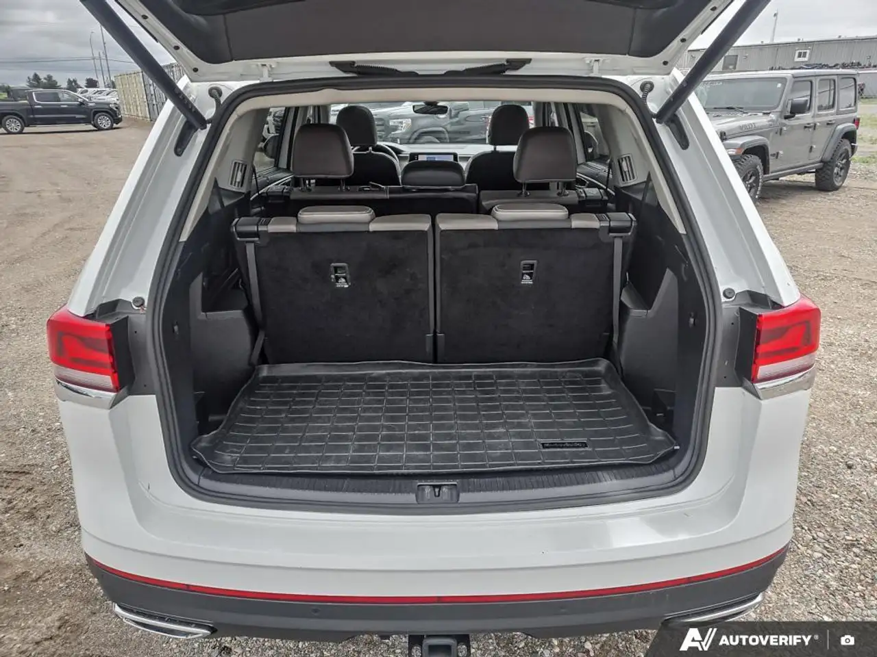 Volkswagen Atlas снимка Volkswagen Atlas