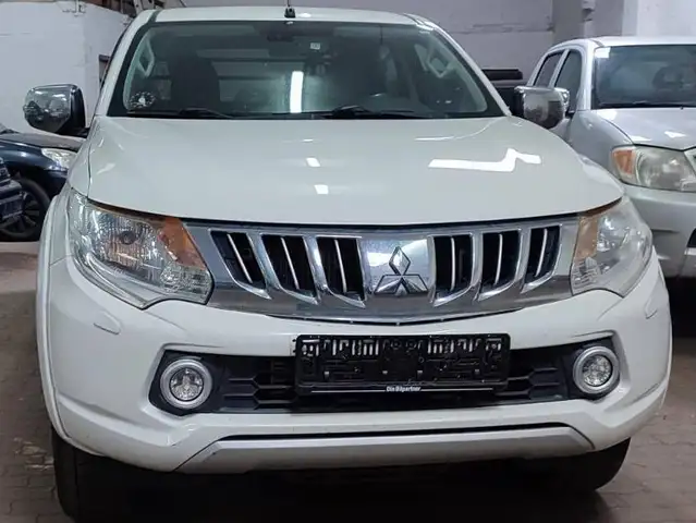Mitsubishi L200 L200 4 doors