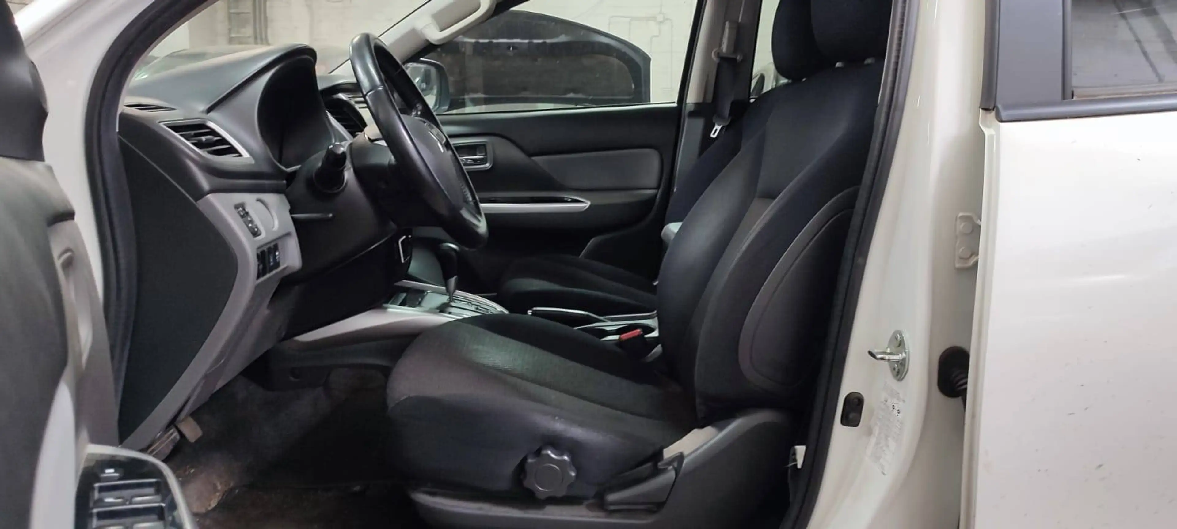 Mitsubishi L200 L200 4 doors — photo 7