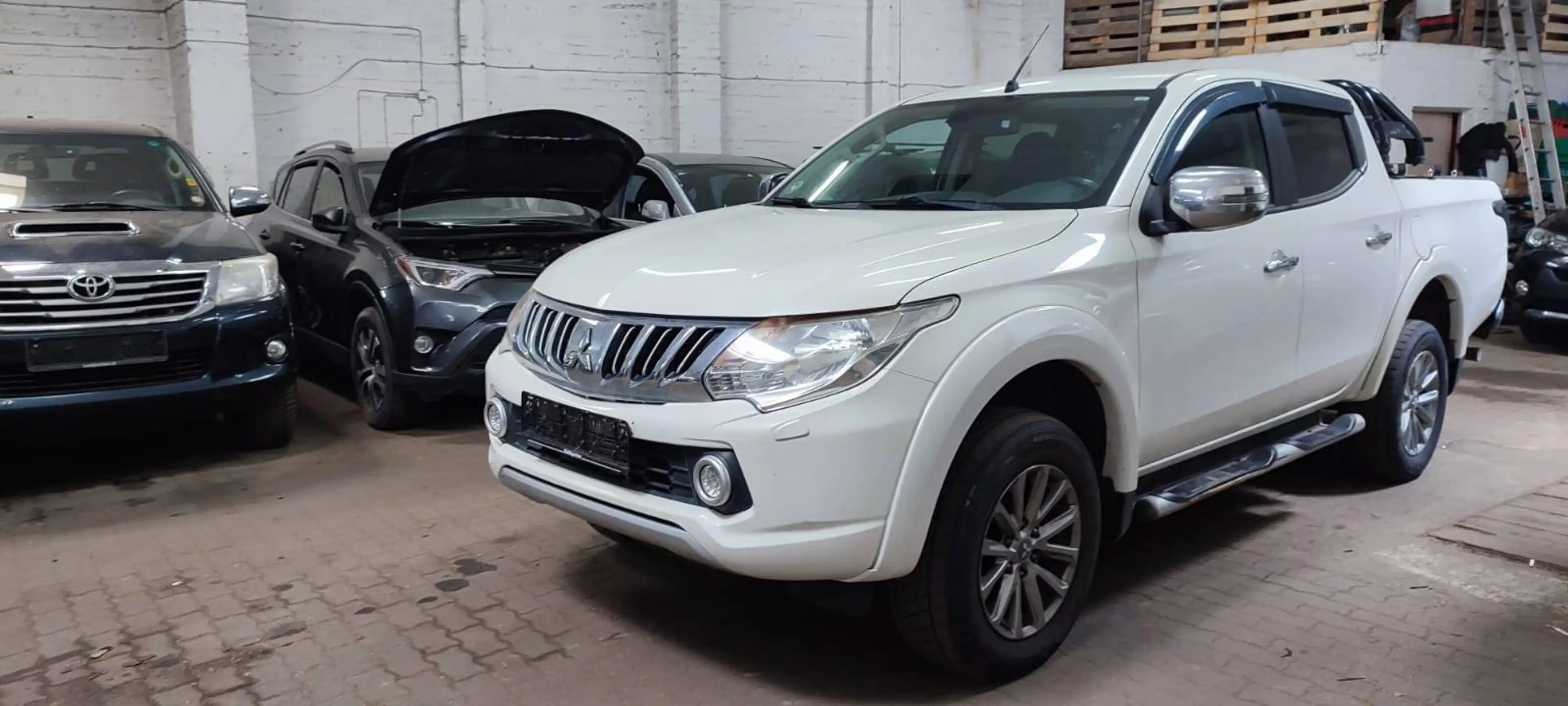 Mitsubishi L200 L200 4 doors — photo 4