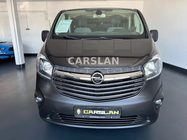 Opel Vivaro view 3